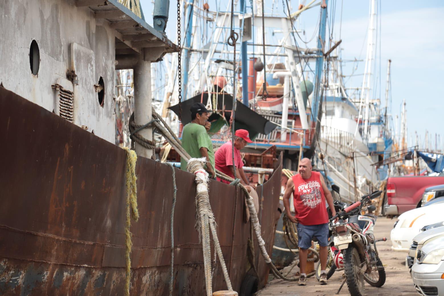$!Capitanía de Puerto mantiene restricción a la navegación en Mazatlán por las condiciones climáticas