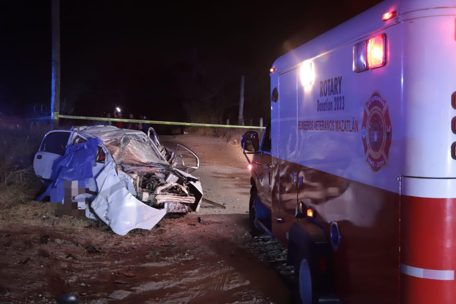 $!Aparatosa carambola en la Internacional, al sur de Mazatlán, deja 2 muertos y 8 heridos