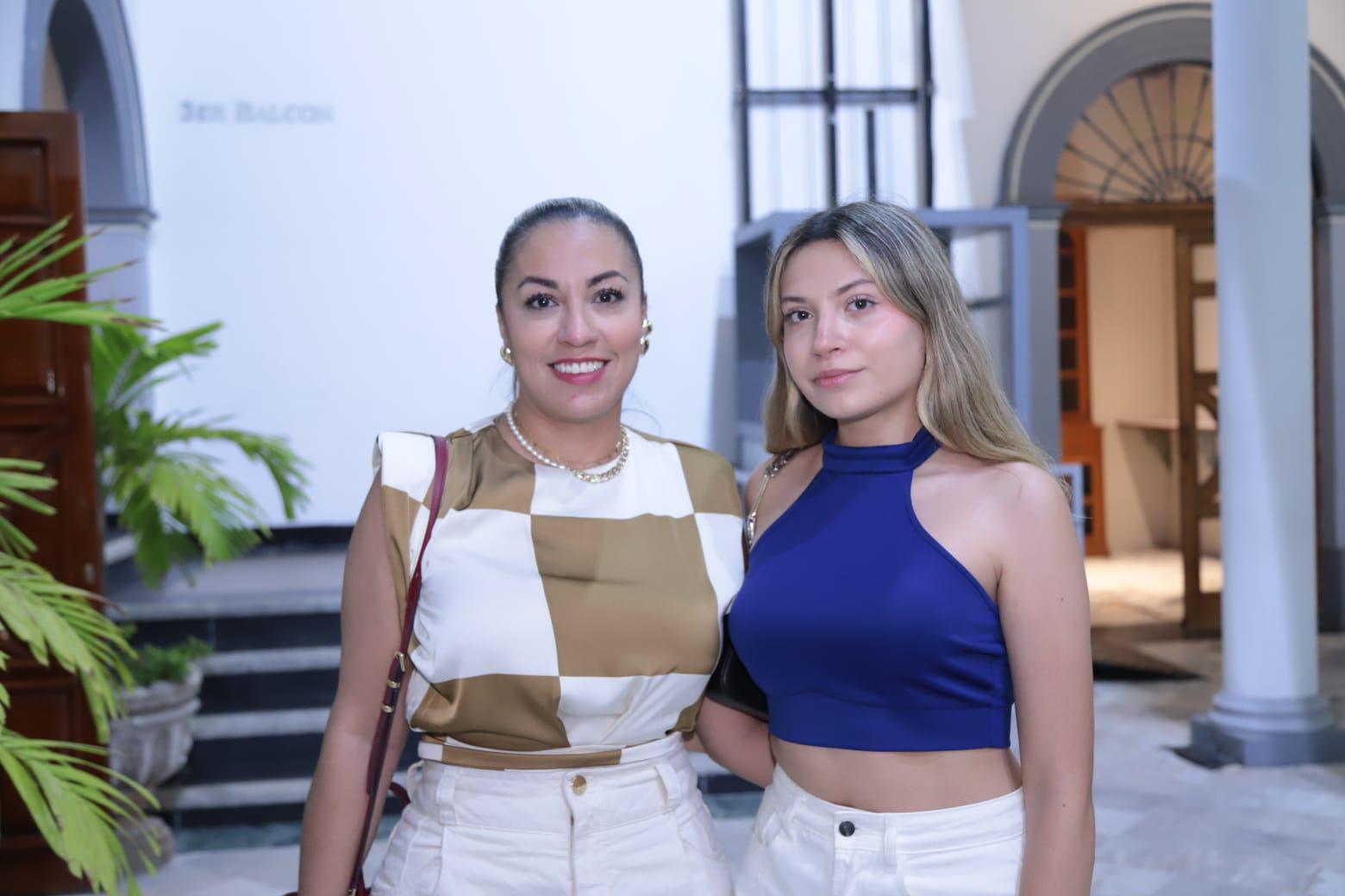 $!Claudia Montiel y Lía Álvarez.