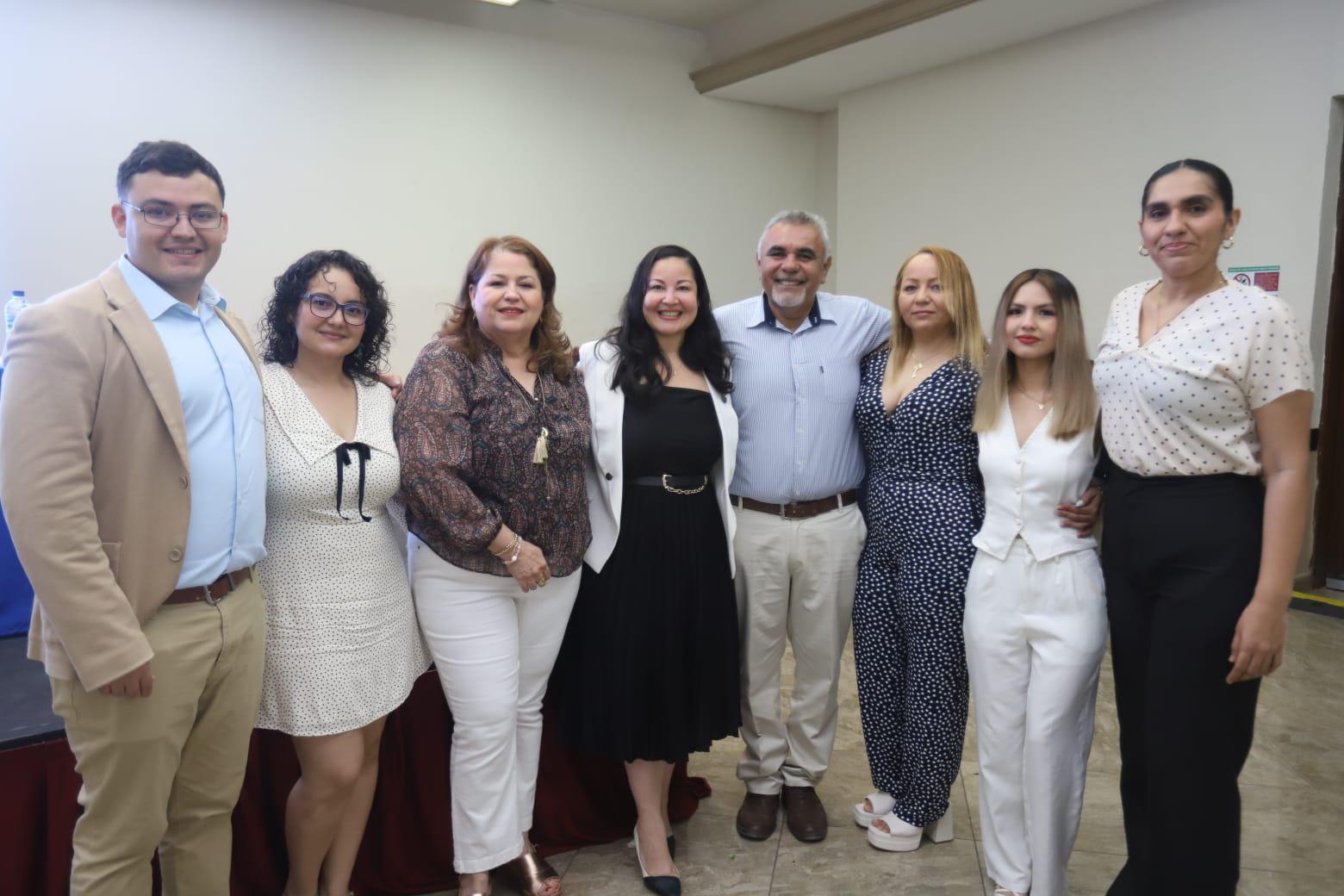 $!Iván Iberia, Dulce Hernández, Blanca Godoy, Marisol Reyes, Radamés González, Patricia Olivas, Dulce Lanzará y Leslie Santiago.