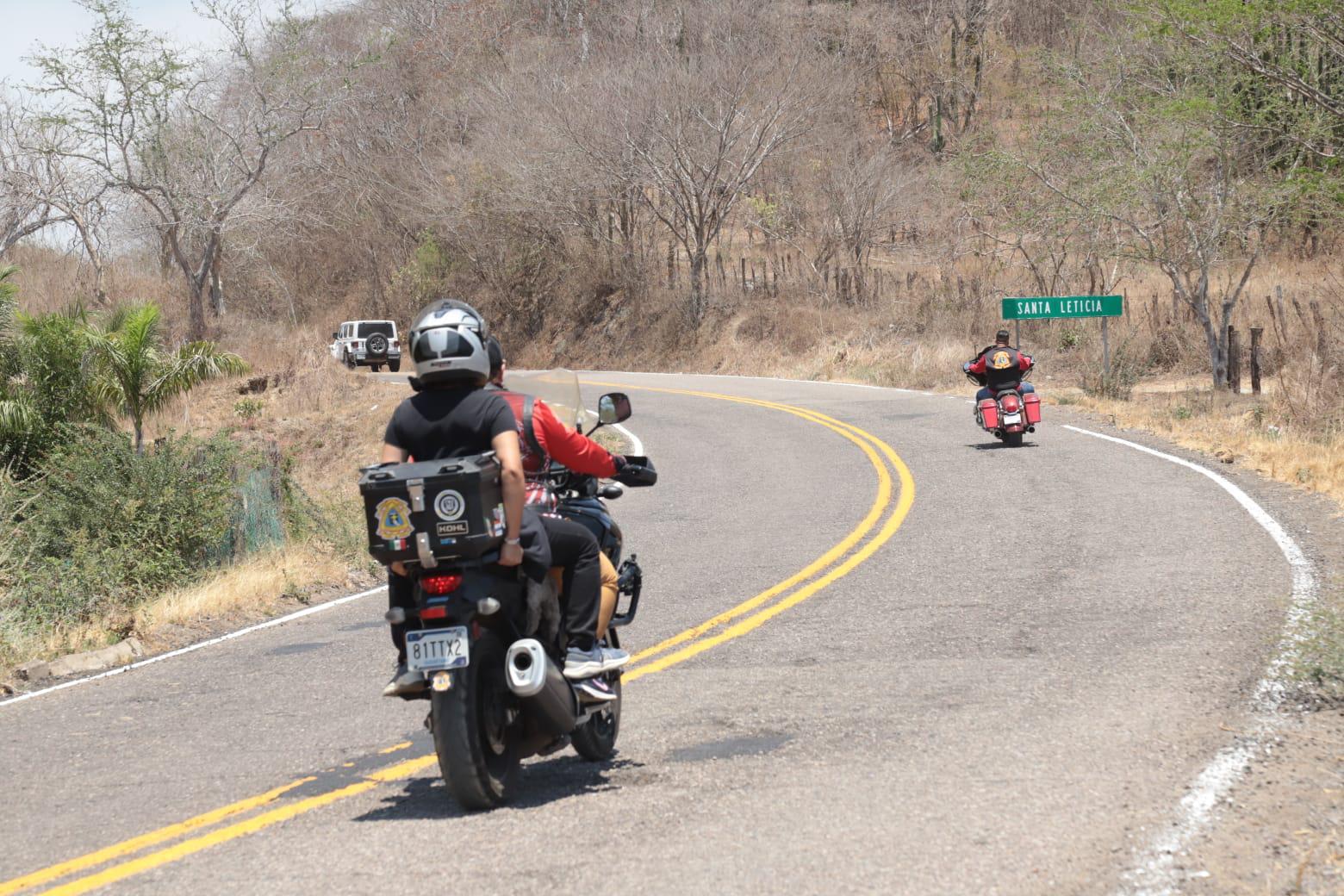 $!Disfrutan decenas de bikers de la tradicional rodada regional a La Noria