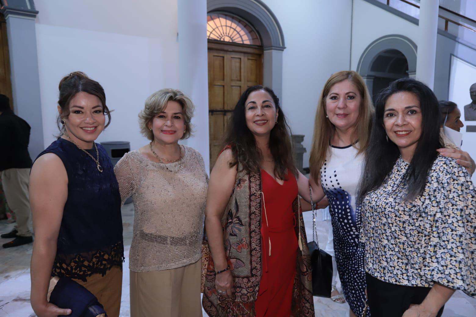 $!Érika Osuna, Mary Toledo, Petry Crespo, Lolys Aguilar y Carmen Hernández.