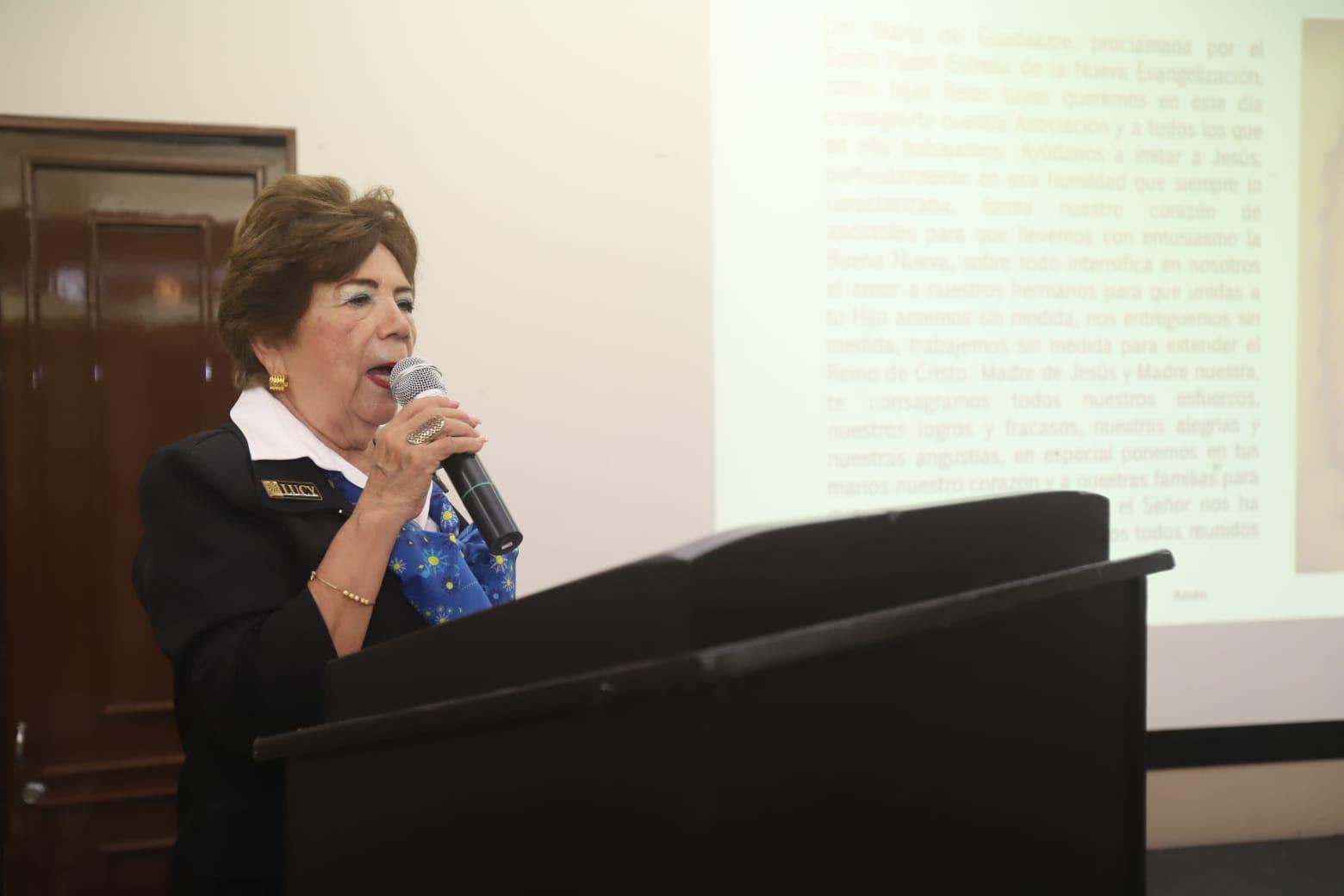$!Lucy Calleros expresó una mensaje a las asistentes.