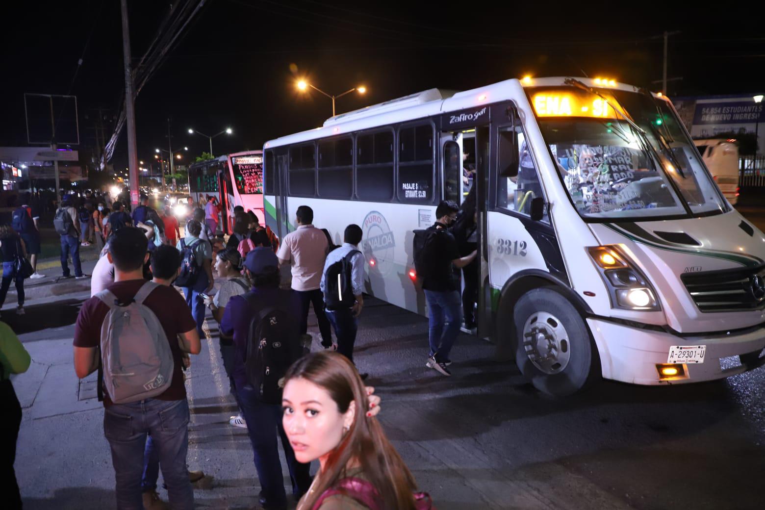 $!Quejas contra camioneros obliga a implementar operativos en las rutas nocturnas, en Mazatlán
