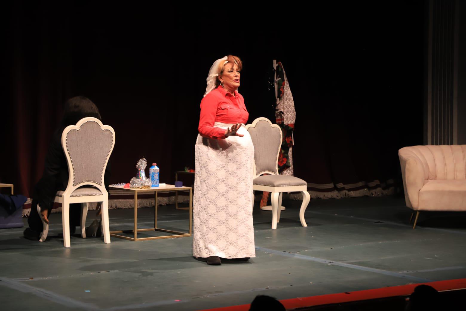 $!Sylvia Pasquel hace reír y reflexionar al público con ‘No seré feliz, pero tengo marido’