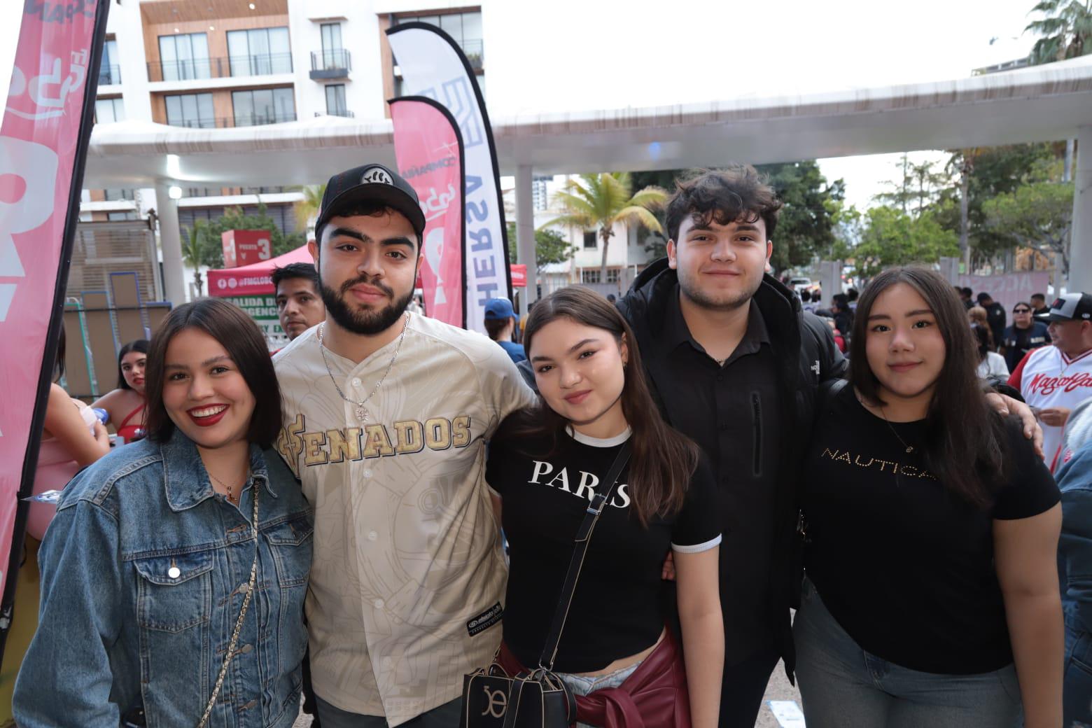$!Damaris Moreno, Jésus, Éricka y José López y Frida Melgoza.