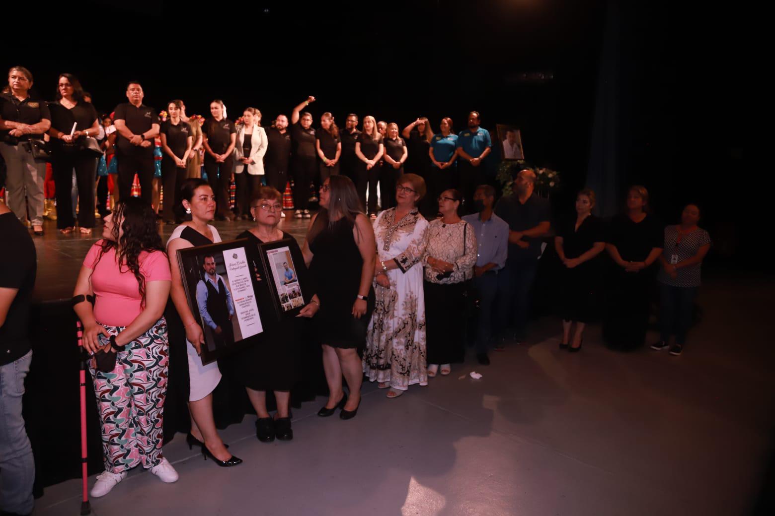 $!La familia de Jesús Emilio durante el festival que se realizó en su honor.