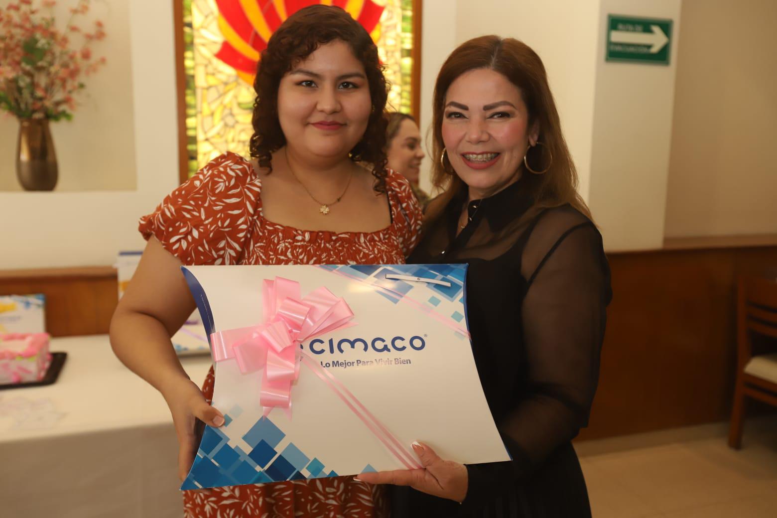 $!Estefanía López y Elizabeth Peraza.