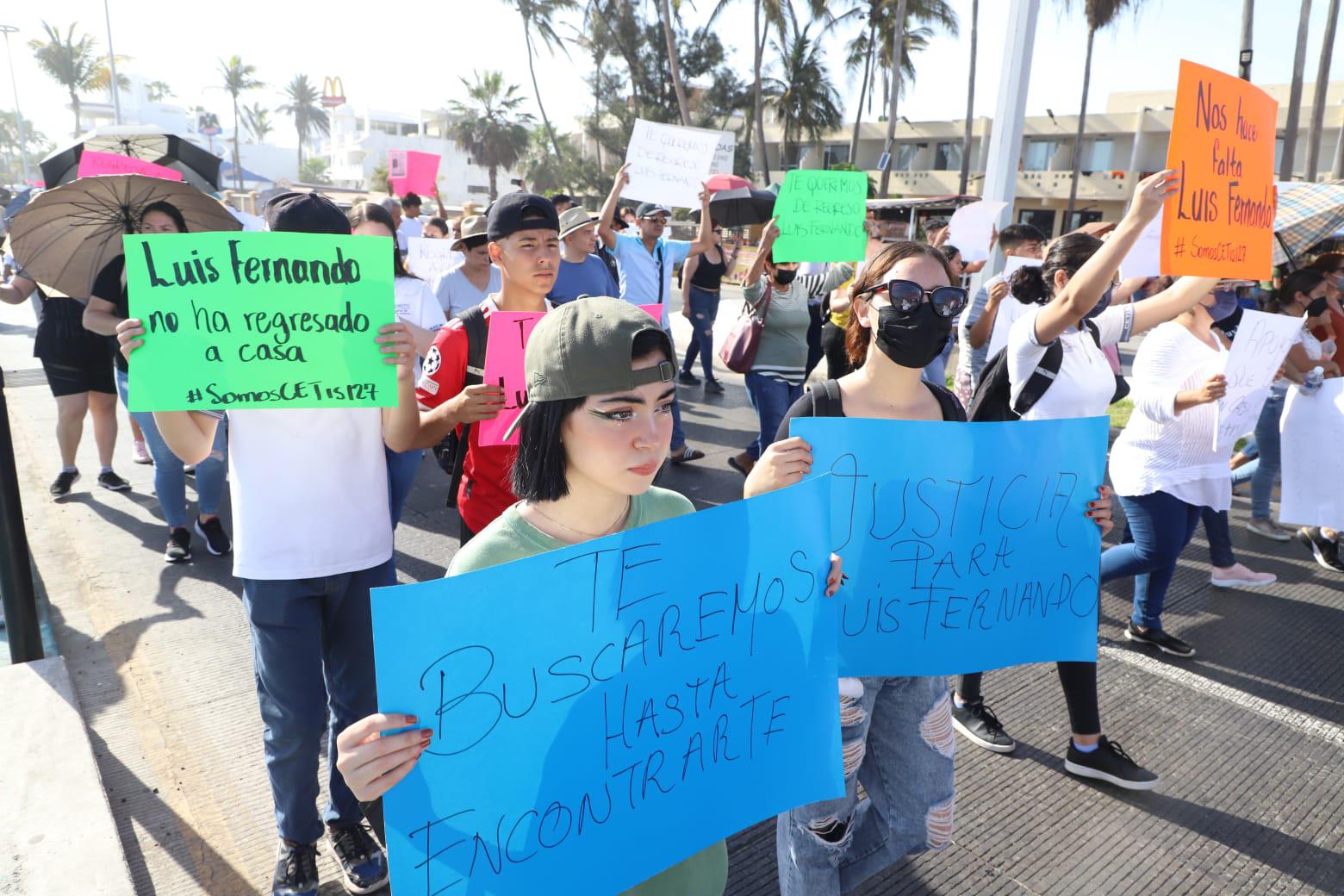 $!En Mazatlán, exigen el regreso sano y salvo de Luis Fernando, menor desaparecido