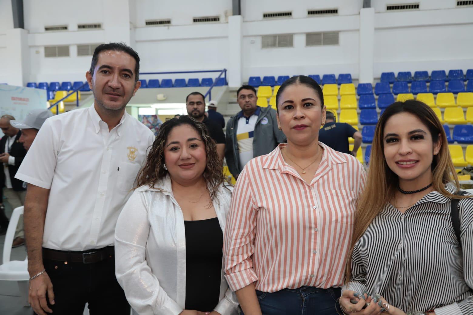 $!Miguel Salas, Lily Moreno, Patricia Alduenda y Elisa Padilla, de la Preparatoria Escuinapa.