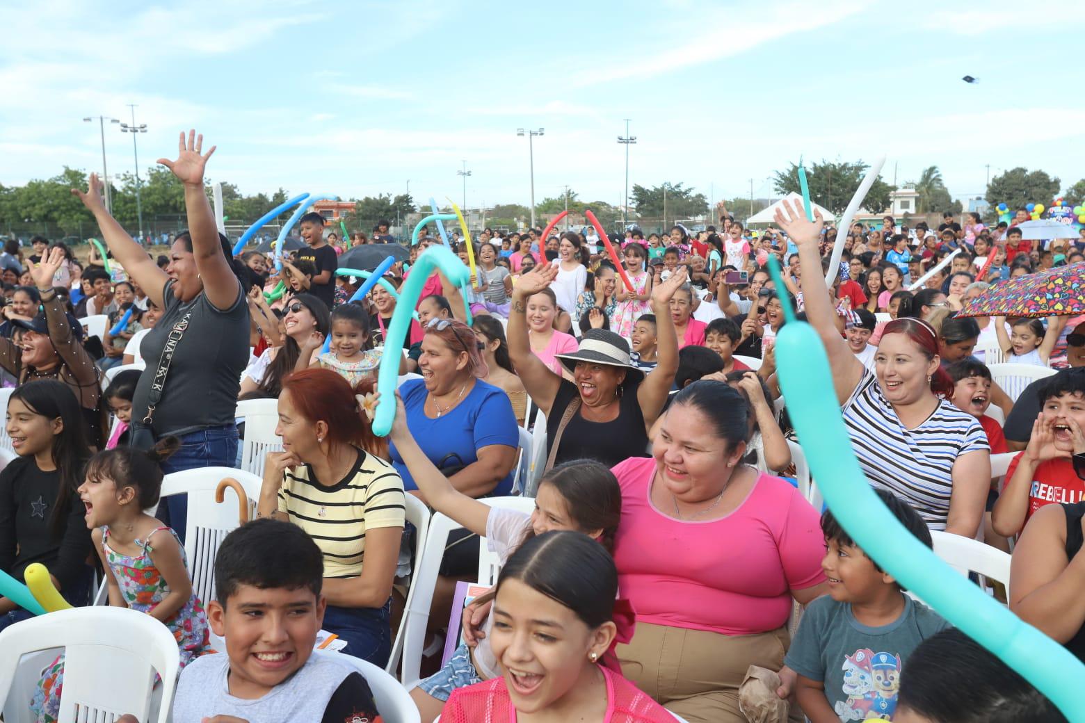$!Llega la fiesta del Día del Niño a familias de Valles del Ejido, en Mazatlán