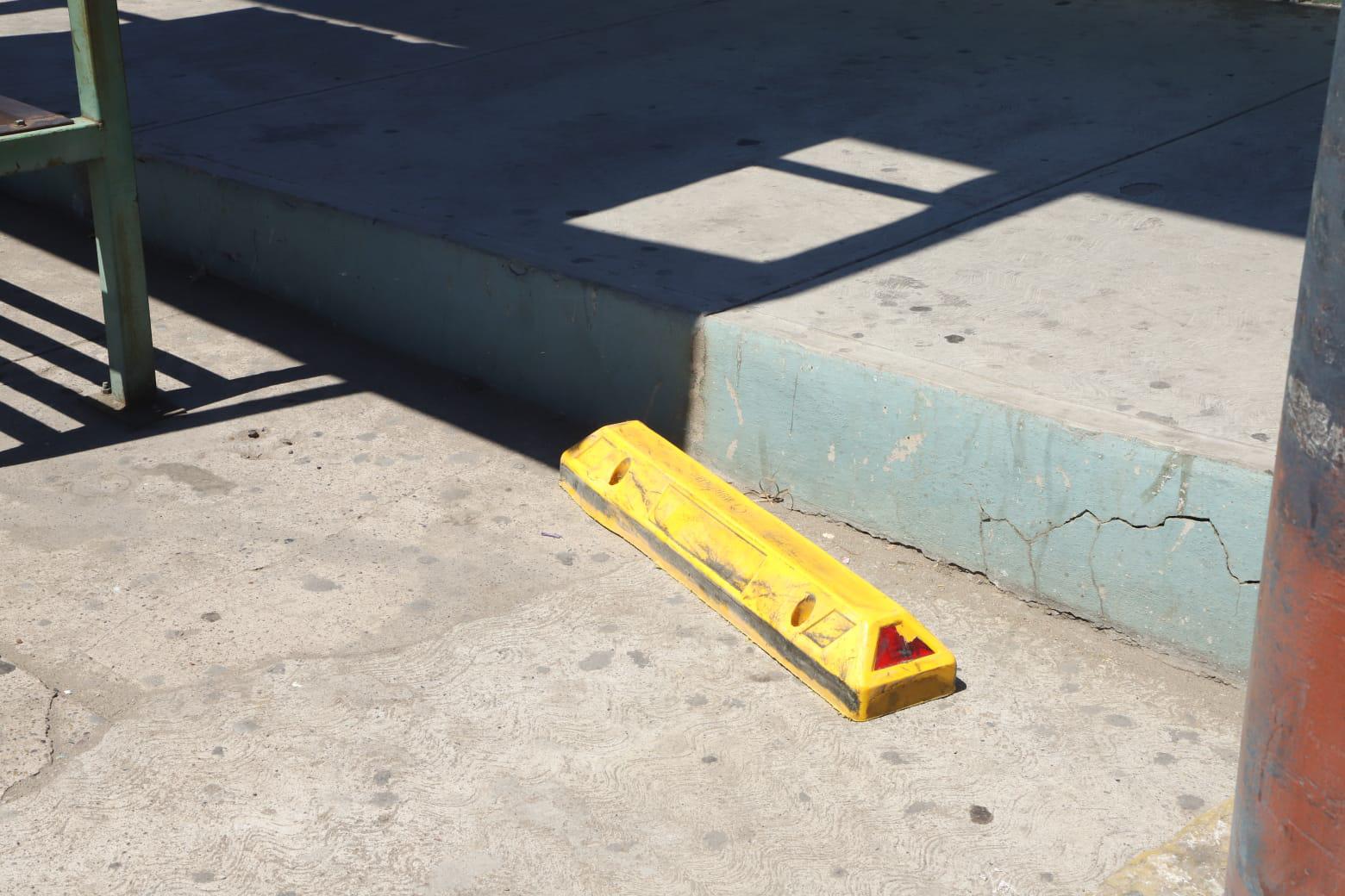 $!Al carril preferencial de Mazatlán ya le faltan más de 50 boyas delimitadoras