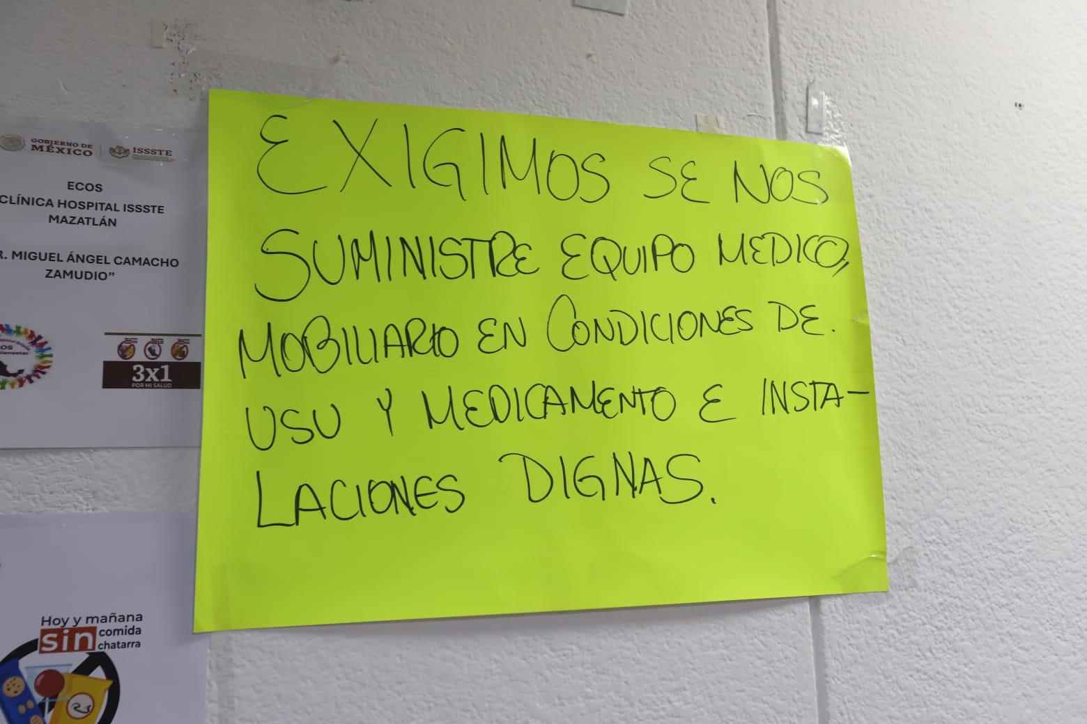 $!Exigen trabajadores y derechohabientes destitución de director de Hospital del Issste en Mazatlán