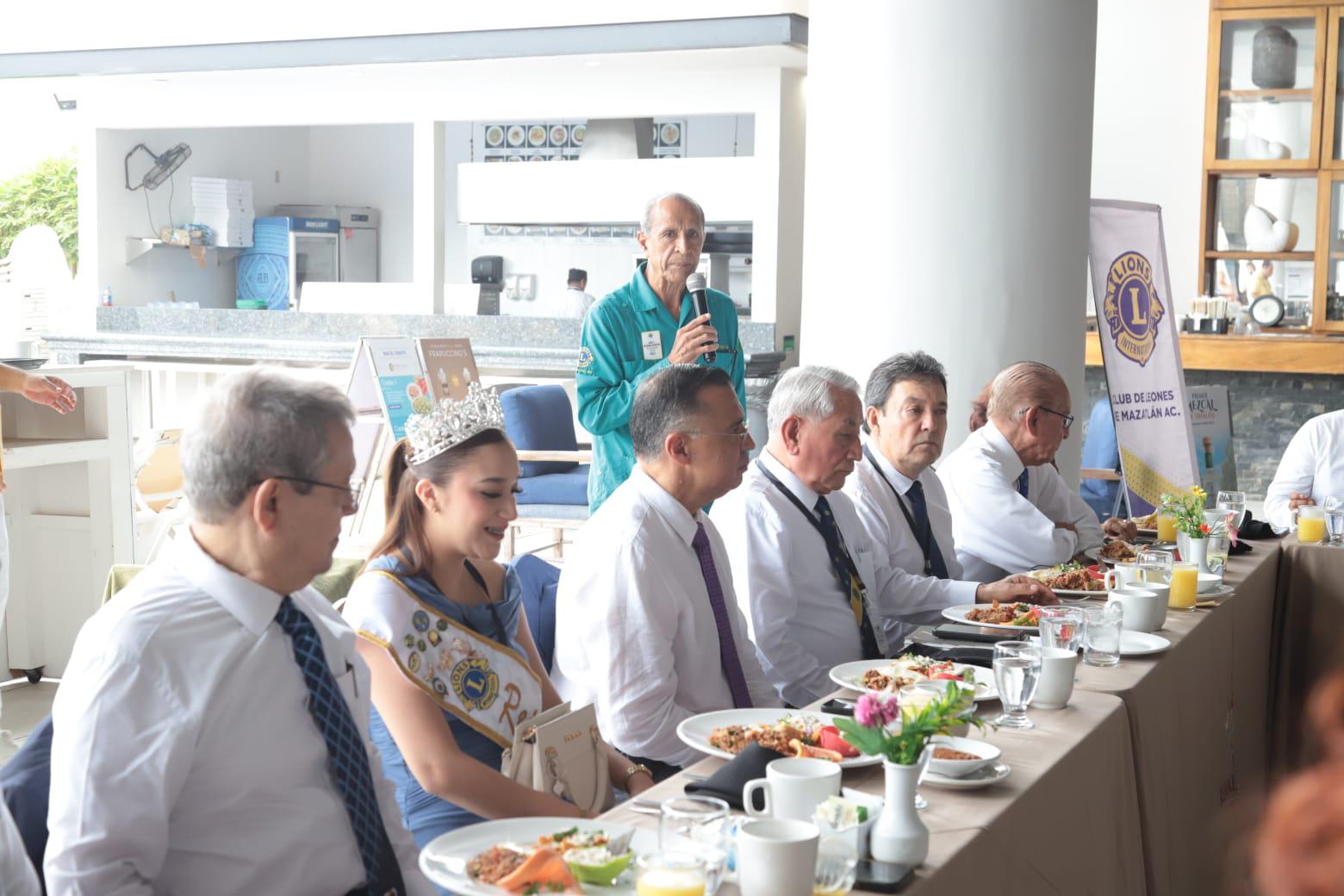 $!José Francisco Estrada, del Club de Leones de Mazatlán, también expresó unas palabras a los presentes.