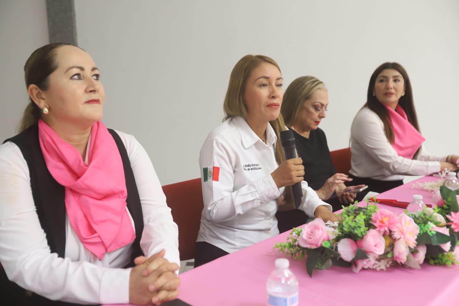 $!Emilia Estrada expresó un mensaje de bienvenida a las presentes.