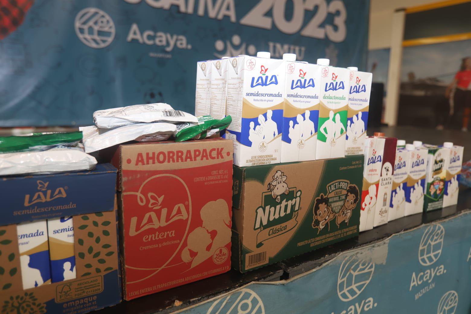 $!Mazatlecos acudieron a realizar su donativo.