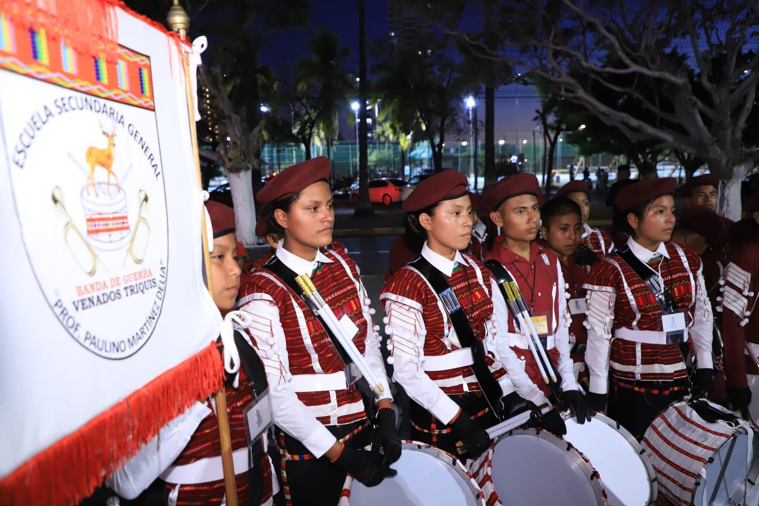 $!Viajan Niños Triquis miles de kilómetros para competencia de bandas de guerra en Mazatlán