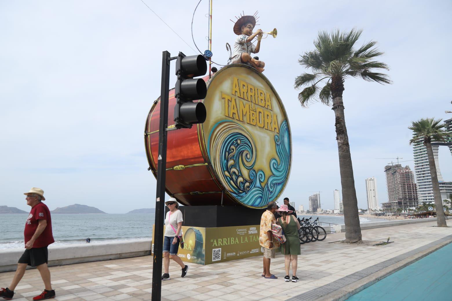 $!Fin de semana largo atrae turismo a Mazatlán