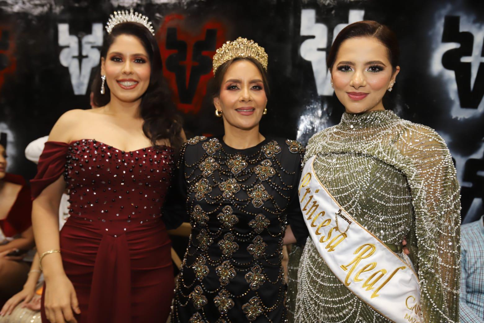 $!Aida García, Reina Infantil del Carnaval 2001; Karina Dueñas, Reina de los Juegos Florales 2001 y la Princesa Real, Joanna Castillo.