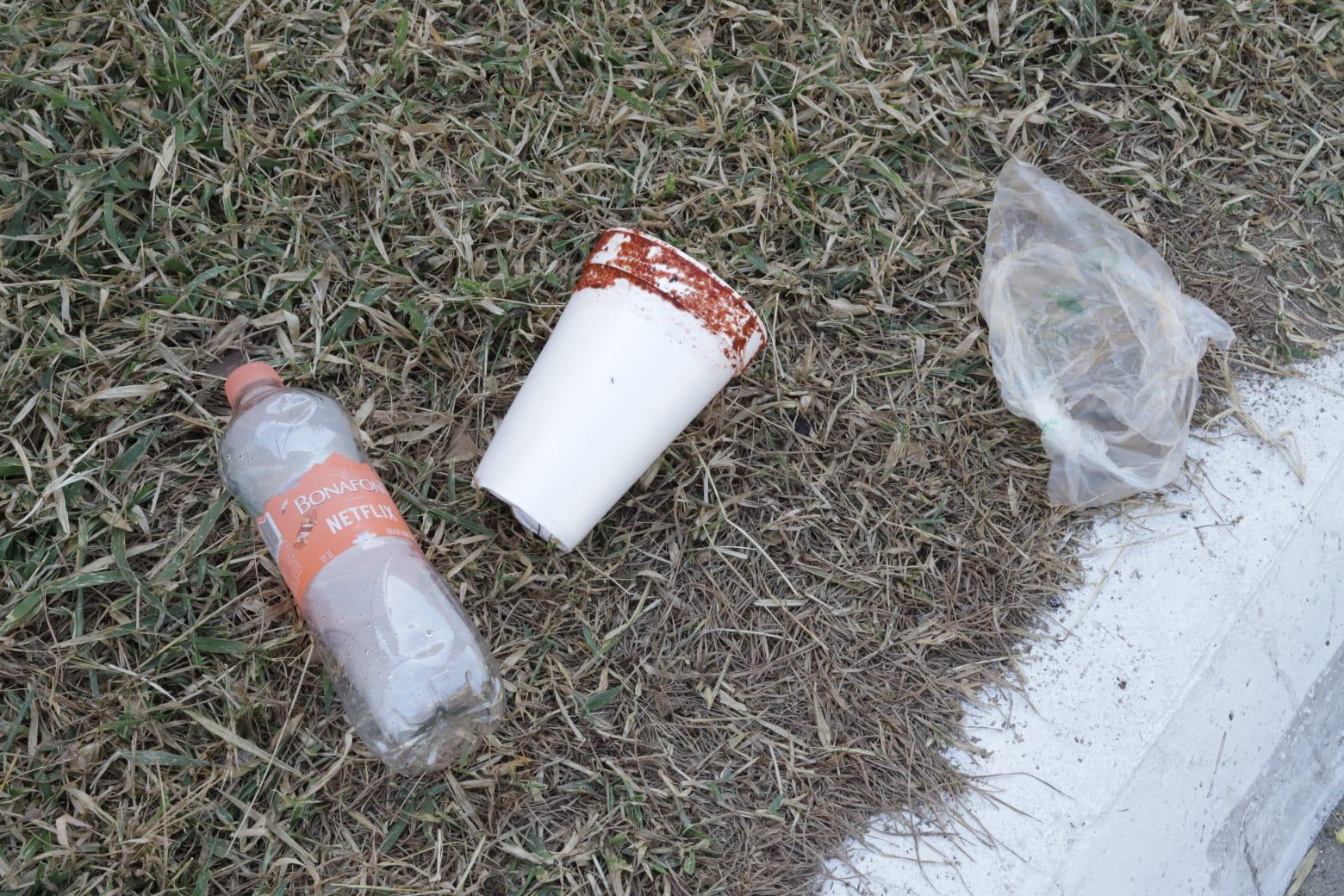 $!Pese a limpieza de colectivos, el Estero del Yugo vuelve a amanecer repleto de basura