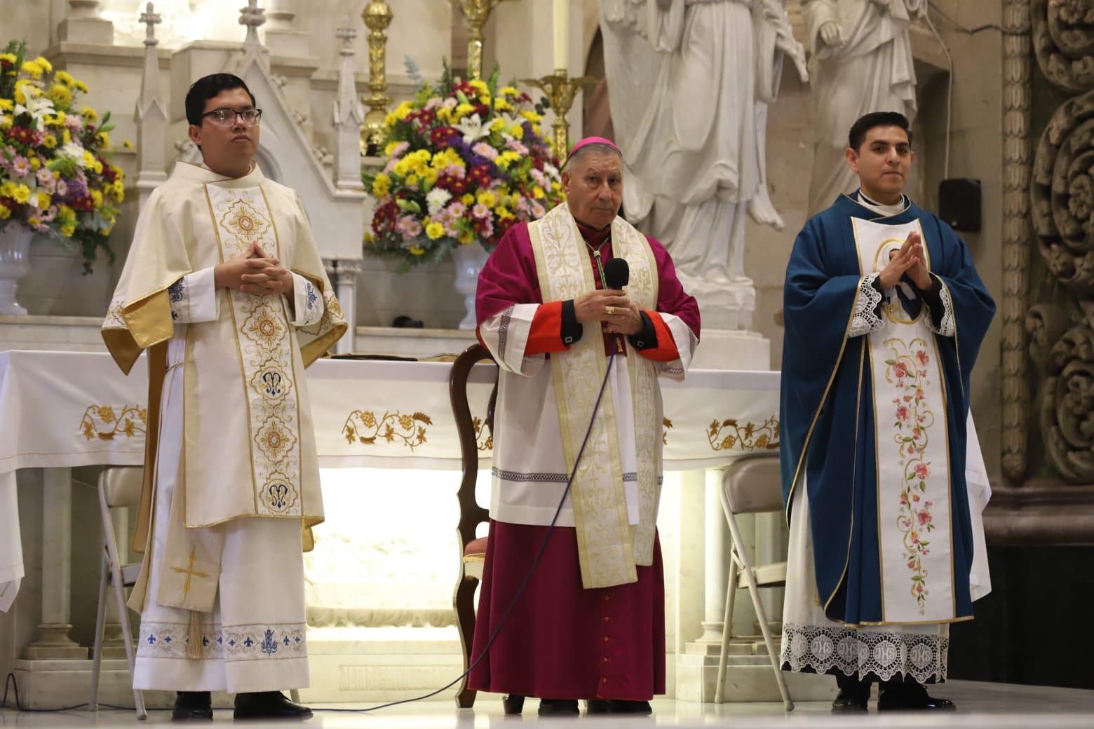 $!Celebra Padre Andrés Cárdenas su primera misa oficial como presbítero en Mazatlán