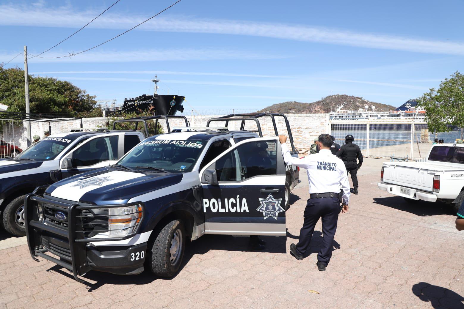 $!Muere bebé al caer avioneta en el canal de navegación de Mazatlán