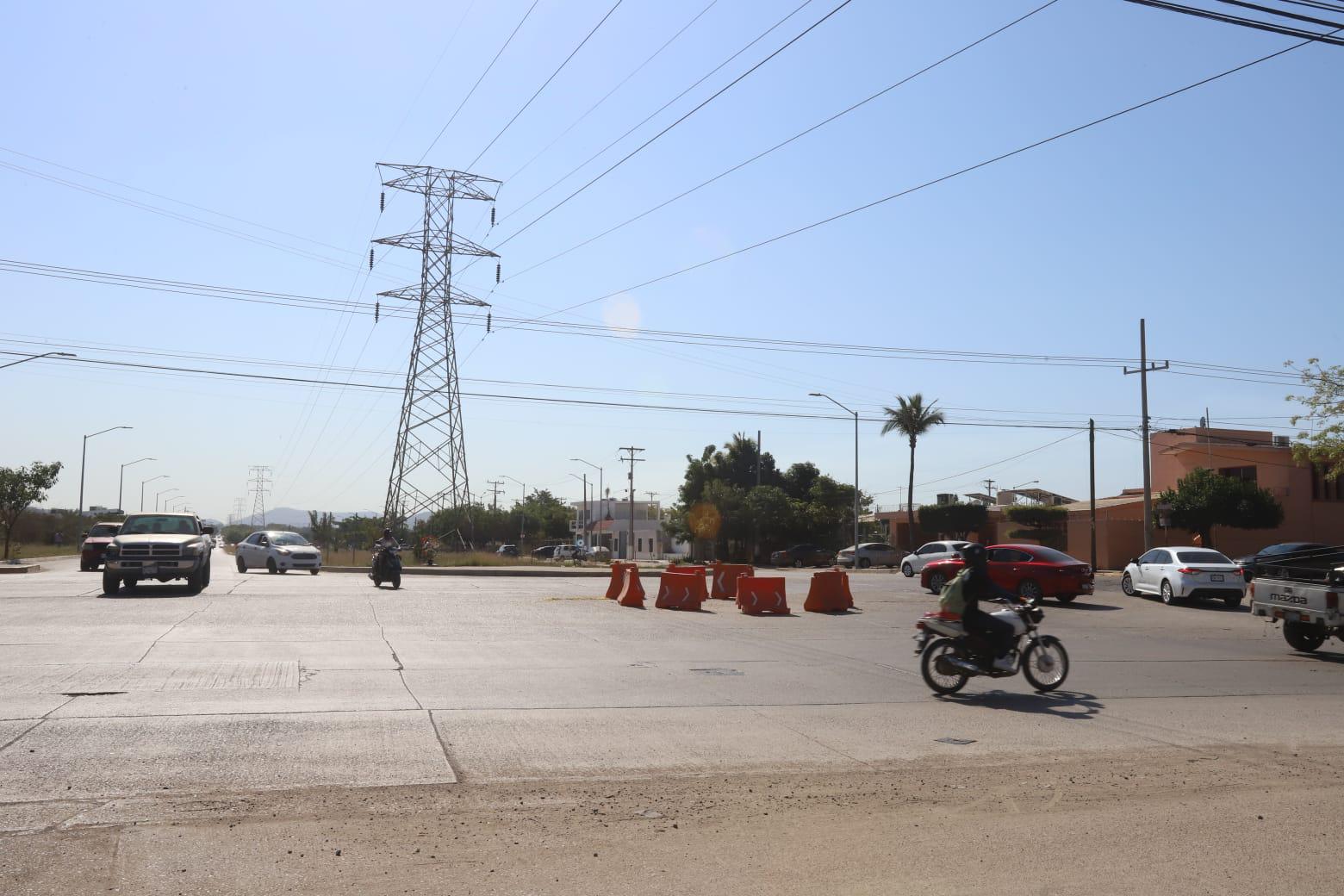 $!Denuncian vecinos peligro en cruce de avenidas Munich y De las Torres, en Mazatlán