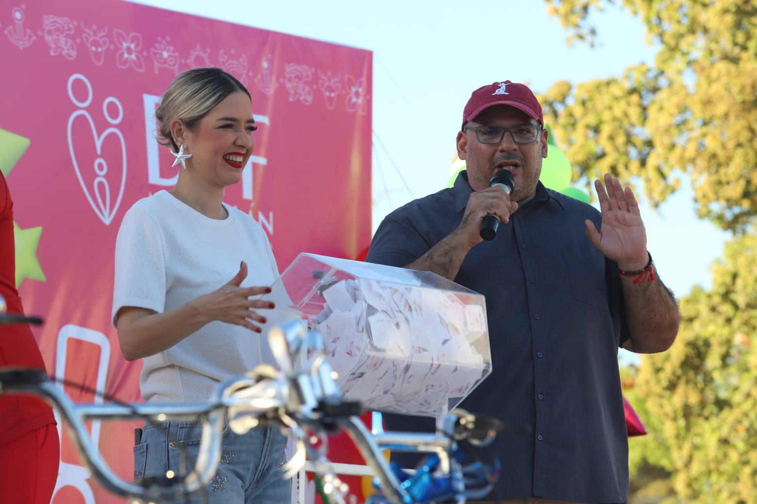 $!Gobierno de Mazatlán y DIF llevan la fiesta del Día del Niño a la ‘Pancho’ Villa