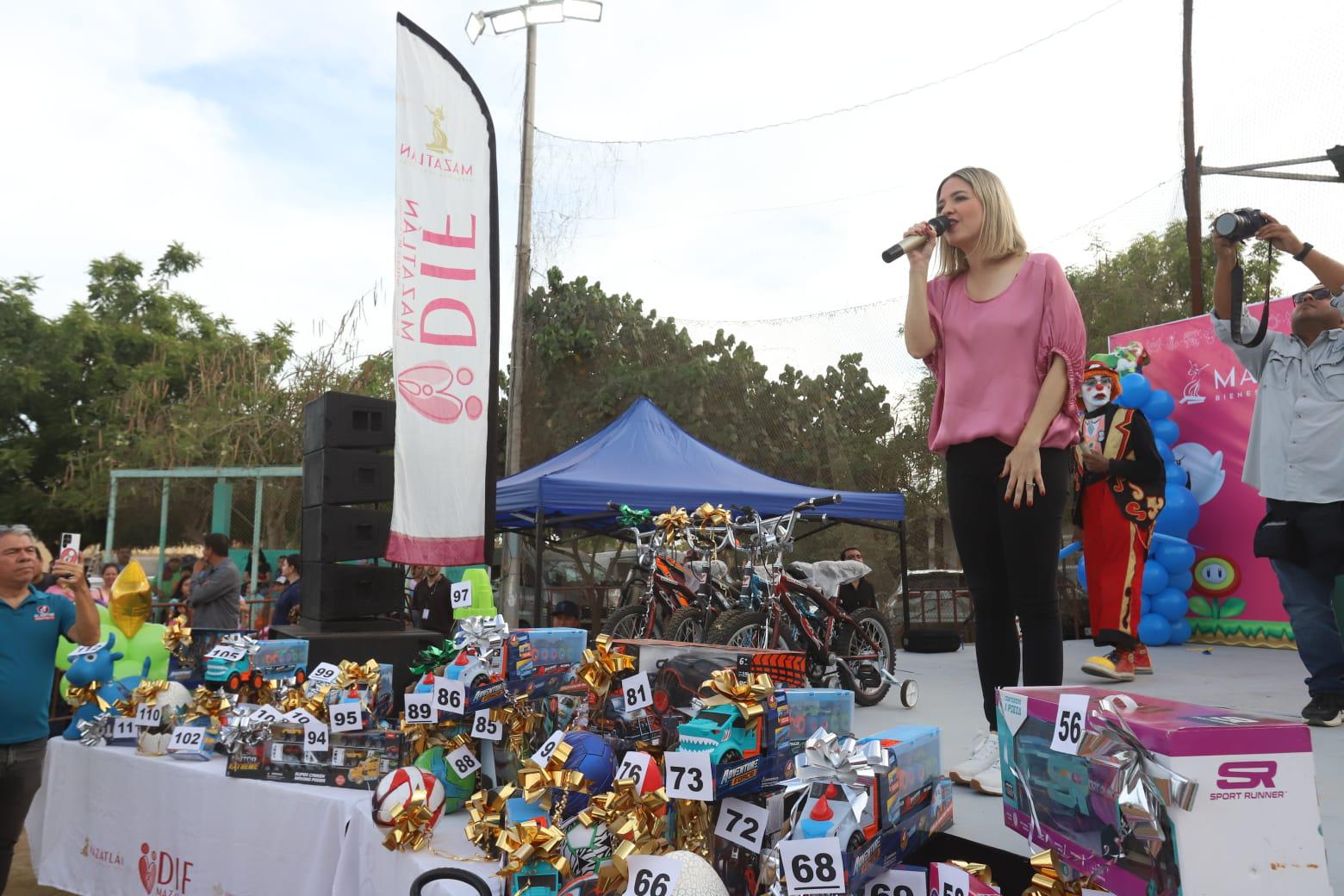 $!Llega la fiesta del Día del Niño a familias de Valles del Ejido, en Mazatlán