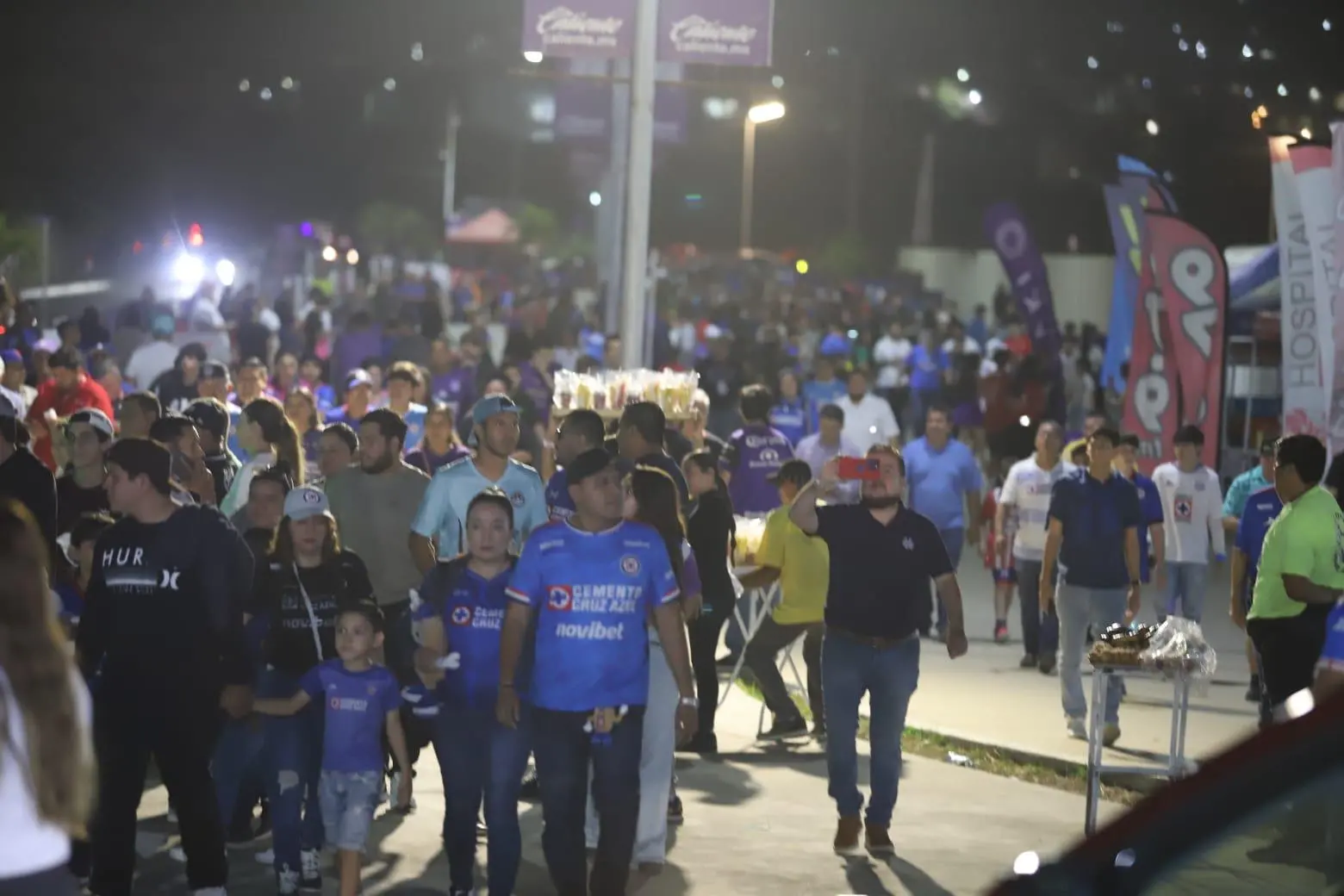 $!Fiesta celeste en Mazatlán: La Máquina tiñe de azul el estadio El Encanto