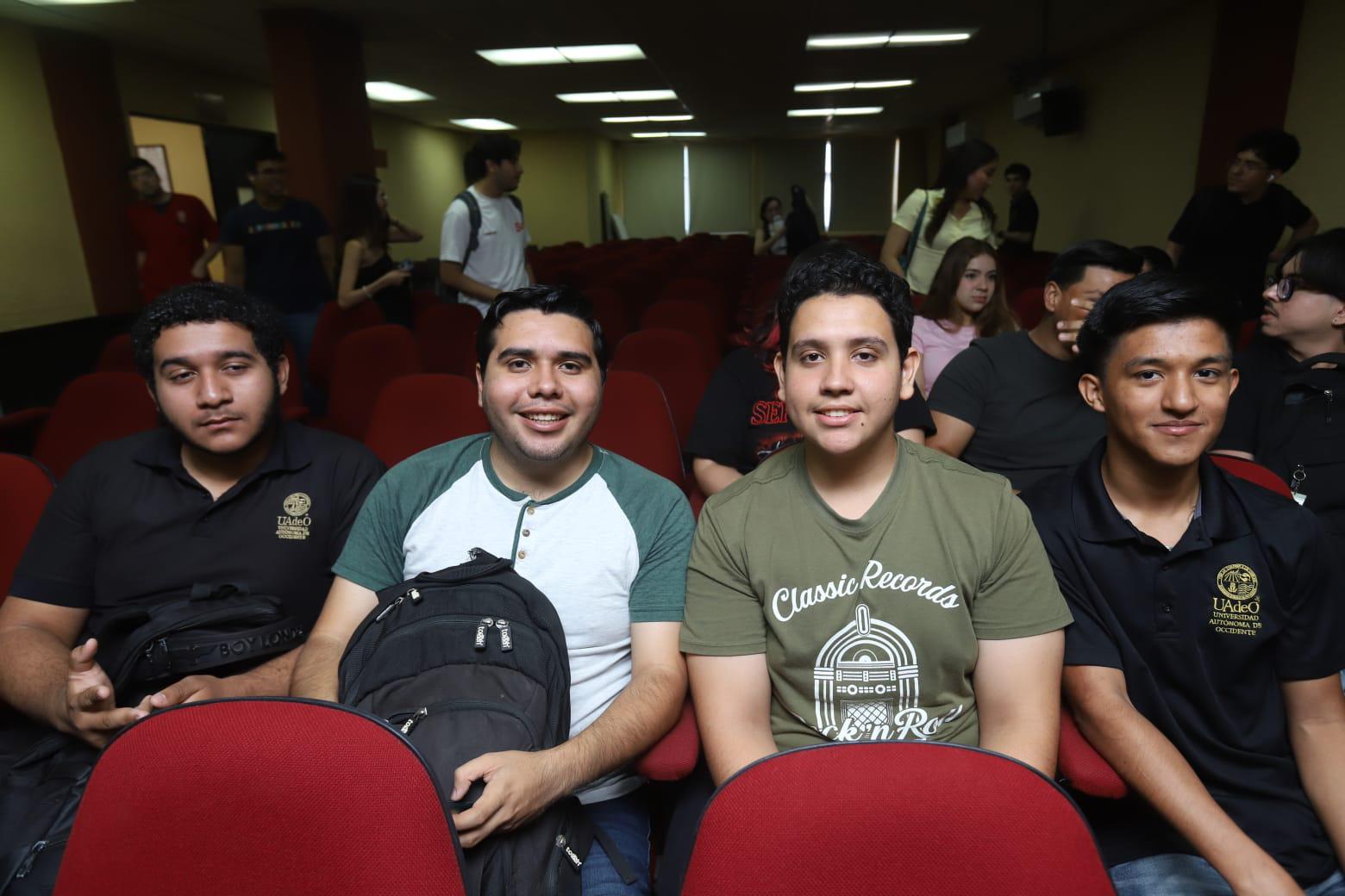 $!Lorenzo Arce, Leonardo Ruiz, Diego Ibarra y Mateo Ramos escucharon atentos las reflexiones sobre el hábito de la lectura.