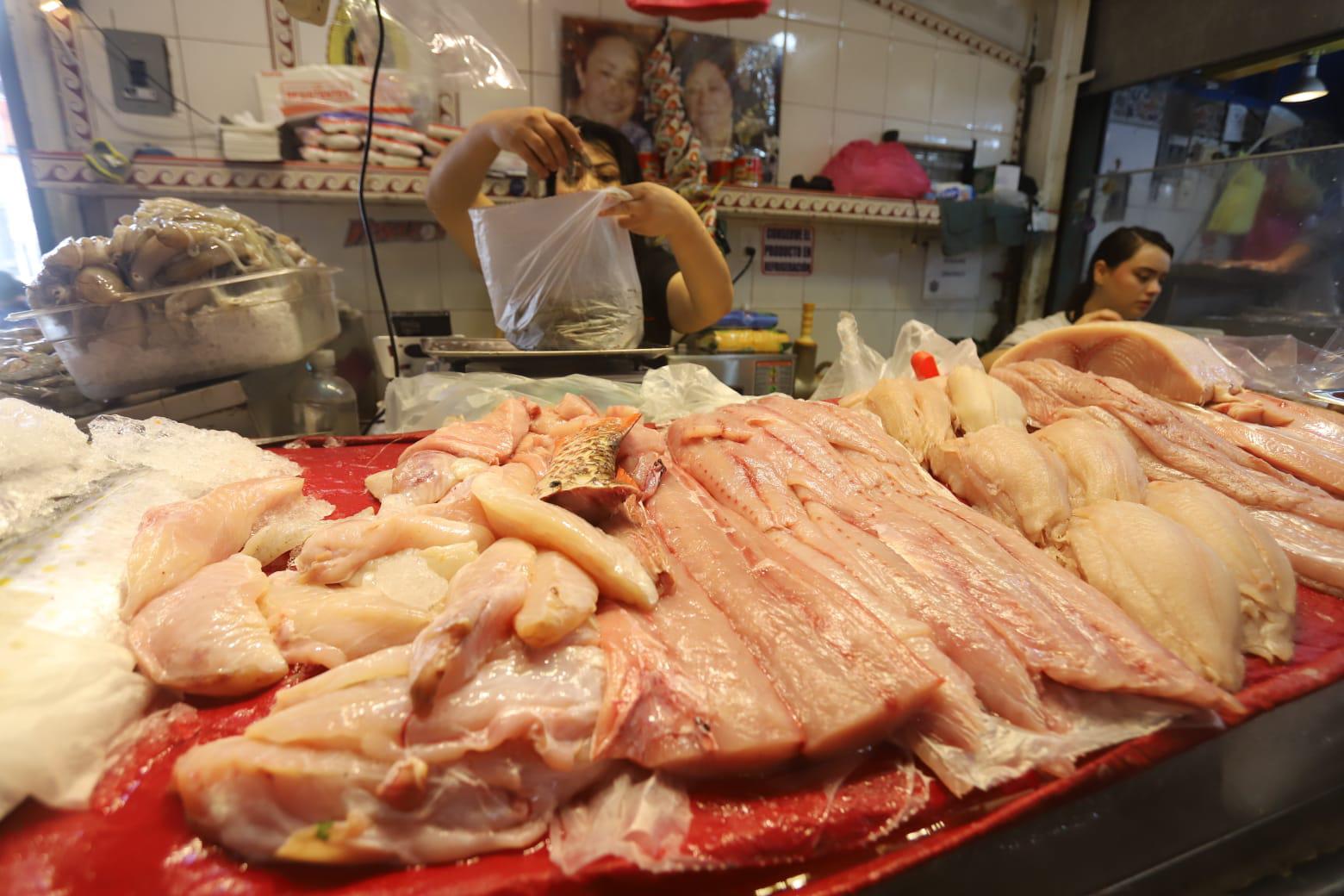 $!Aumenta venta de pescados por Carnaval de Mazatlán, pero esperan mayor repunte en Cuaresma