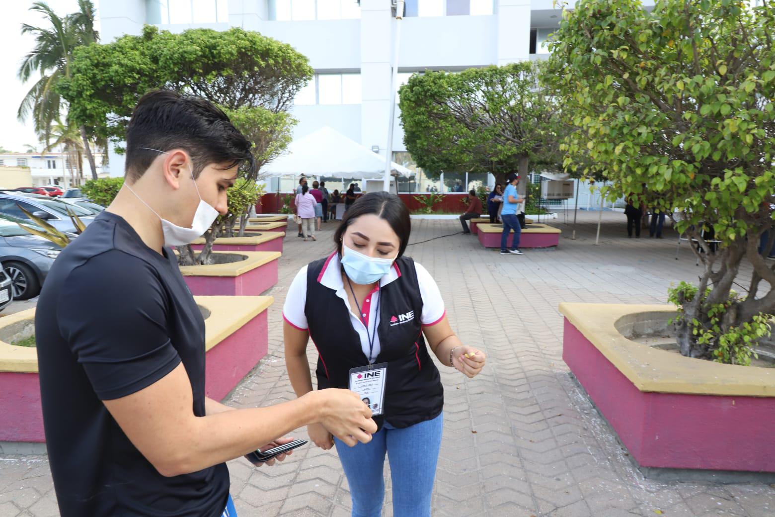 $!En Mazatlán inicia la consulta de Revocación de Mandato; casilla especial, en la Conapesca