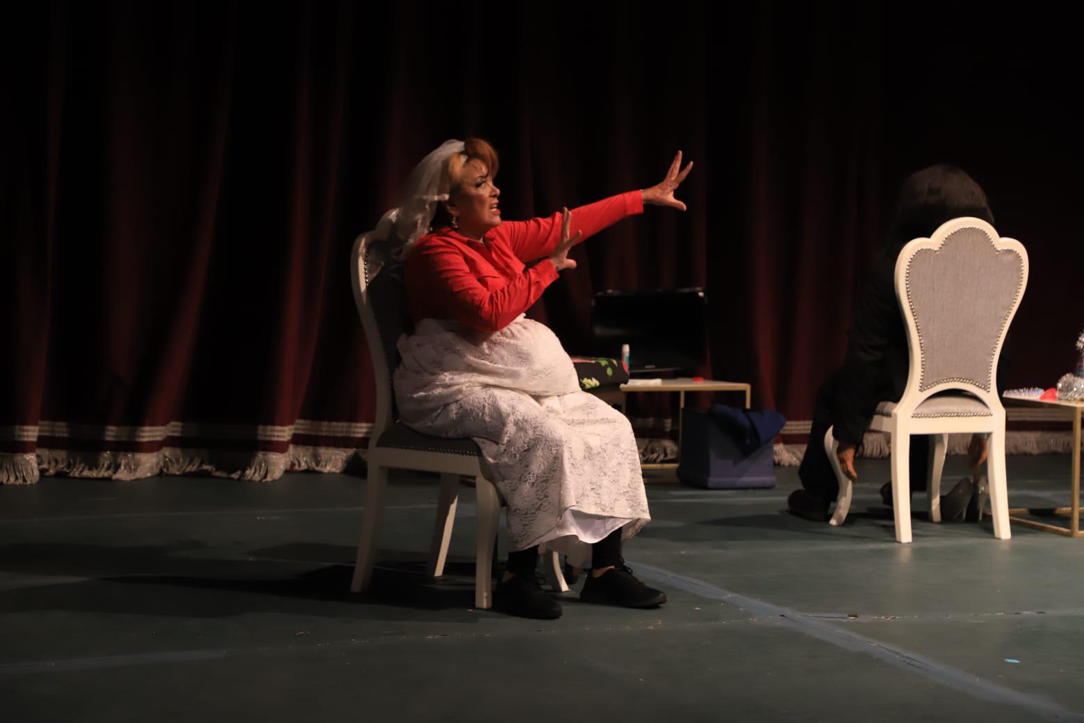 $!Sylvia Pasquel hace reír y reflexionar al público con ‘No seré feliz, pero tengo marido’