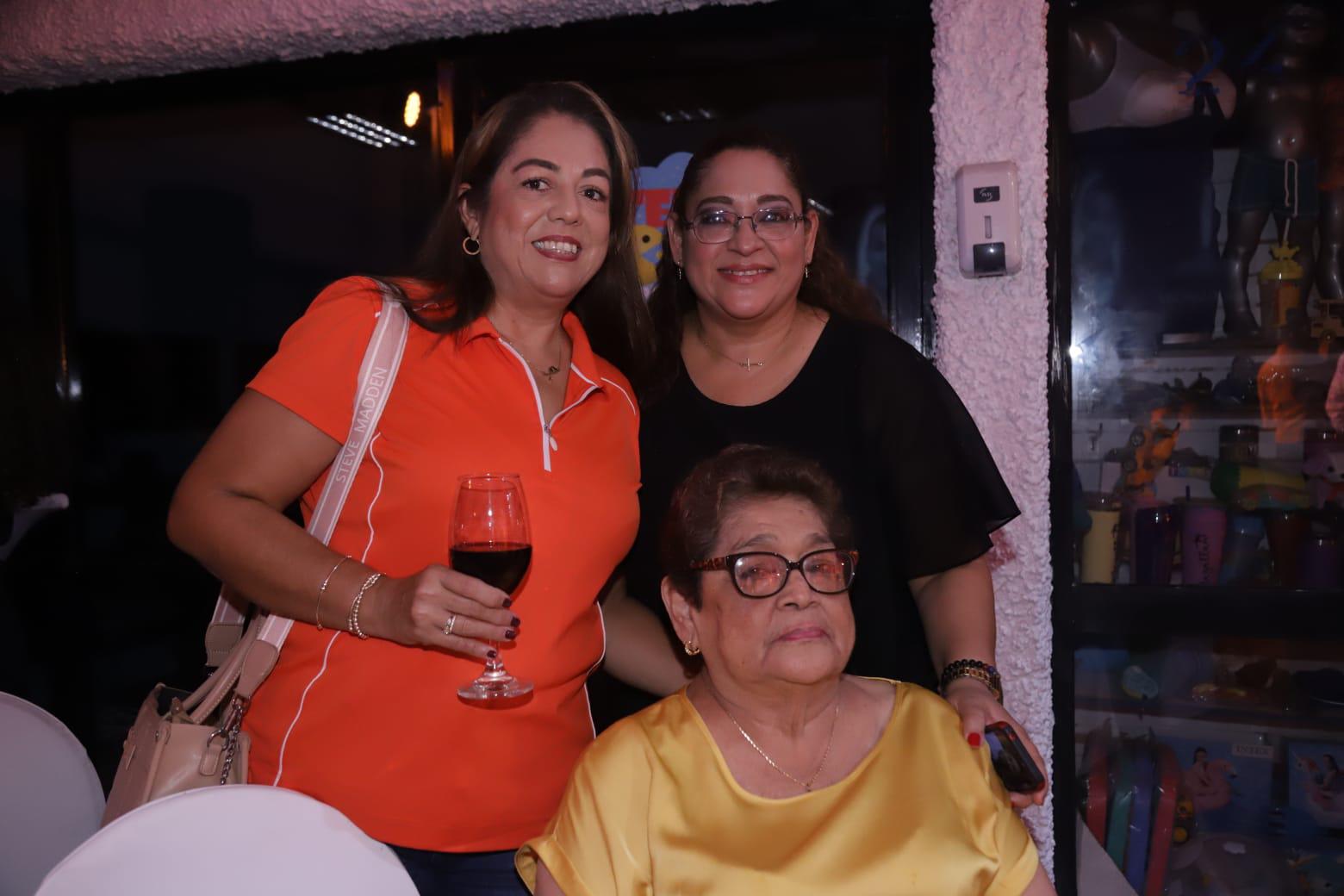 $!Janeth Zermeño, Alma Niebla y María Ofelia Moreno.