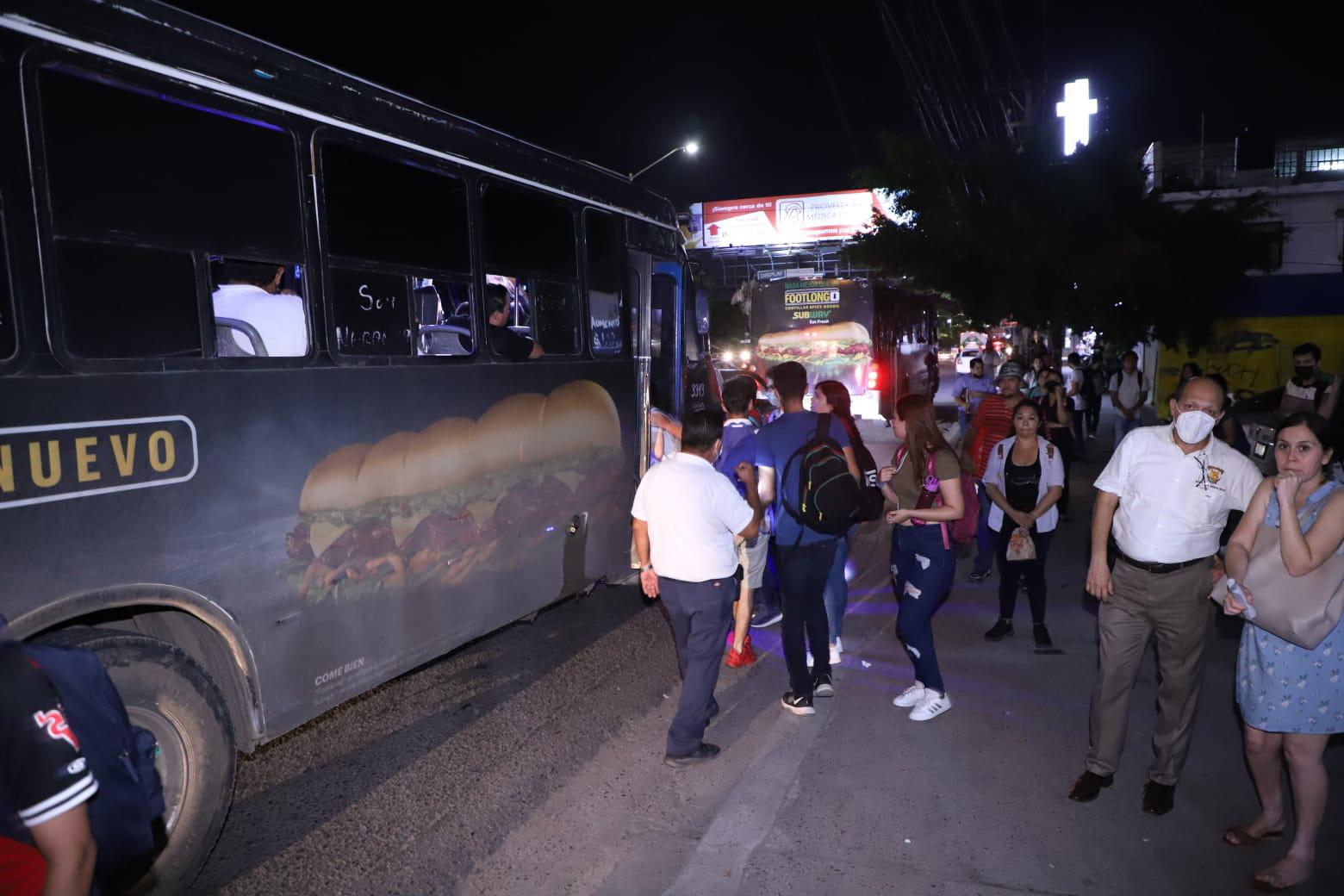 $!Quejas contra camioneros obliga a implementar operativos en las rutas nocturnas, en Mazatlán