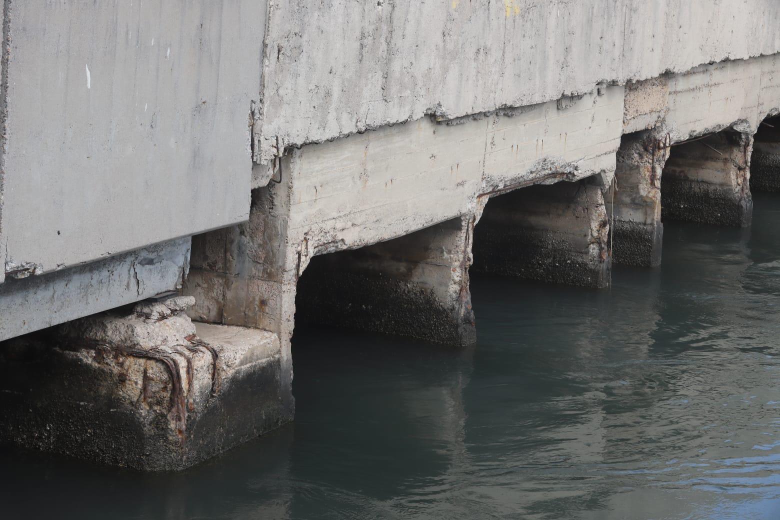 $!Presenta Puente Juárez estragos del tiempo con múltiples daños en su estructura