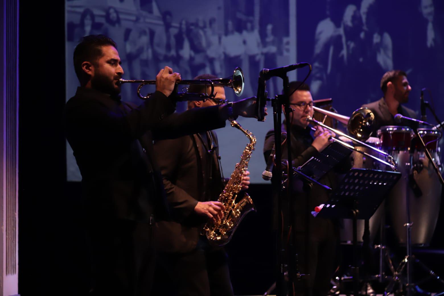 $!Un memorable show presentó MazAzul Big Band en el TAP.