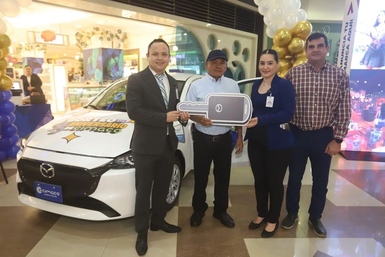 $!Cimaco celebra su 95 aniversario y entrega automóvil a cliente ganador en Mazatlán