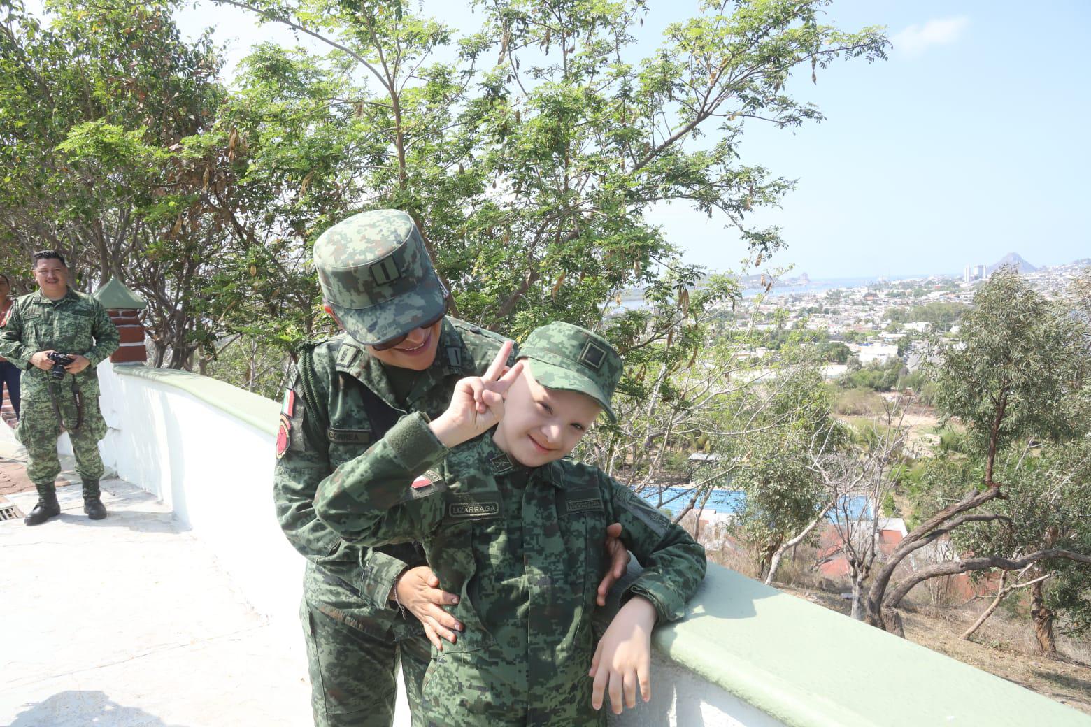 $!Bruno Israel se integra al Ejército y se convierte en soldado por un día