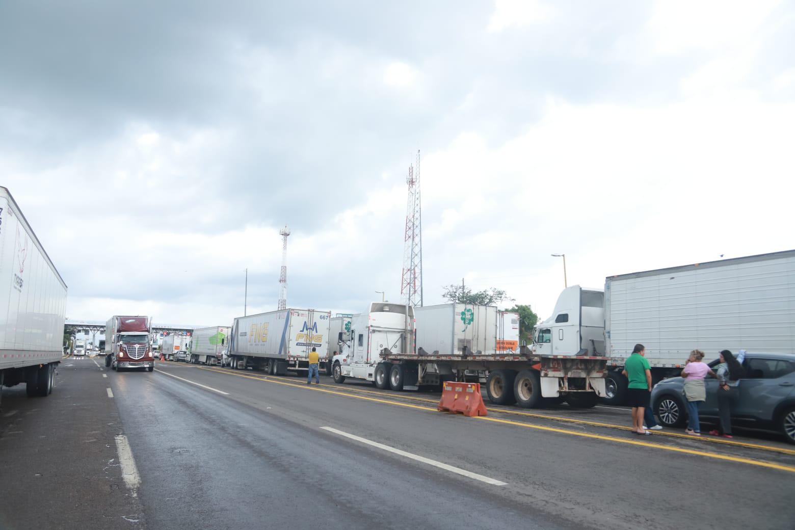 $!Reabren la Mazatlán-Culiacán; desbordamiento de río causó su cierre por unas horas