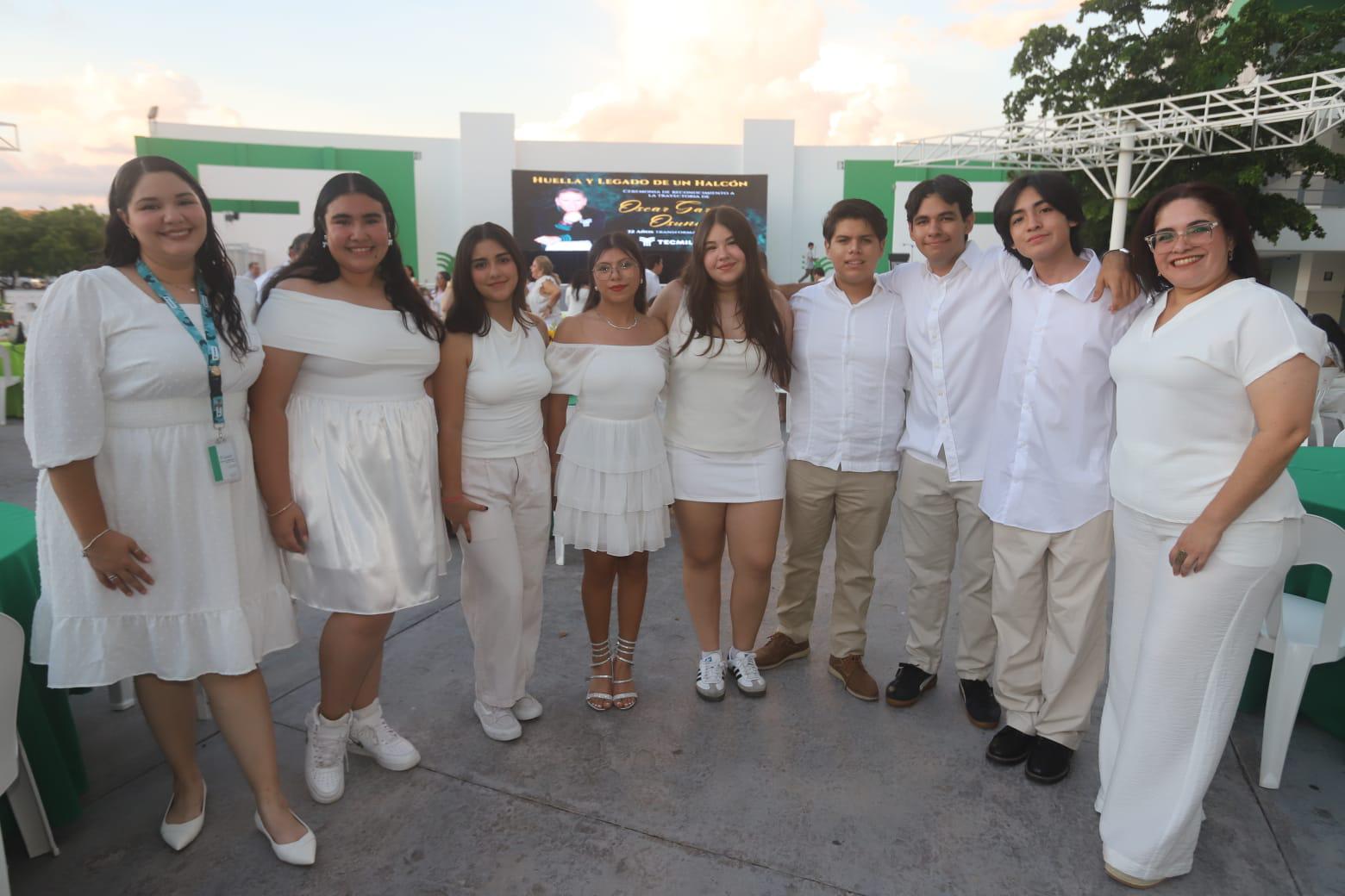 $!Verónica Ibarra, Valentina Aranguré, Sofía González, Vannesa Torres, Camila Corrales, Oliver Cortez, Rachidt Alexandro Sosa, Carlos Angulo y Tania Bariller.