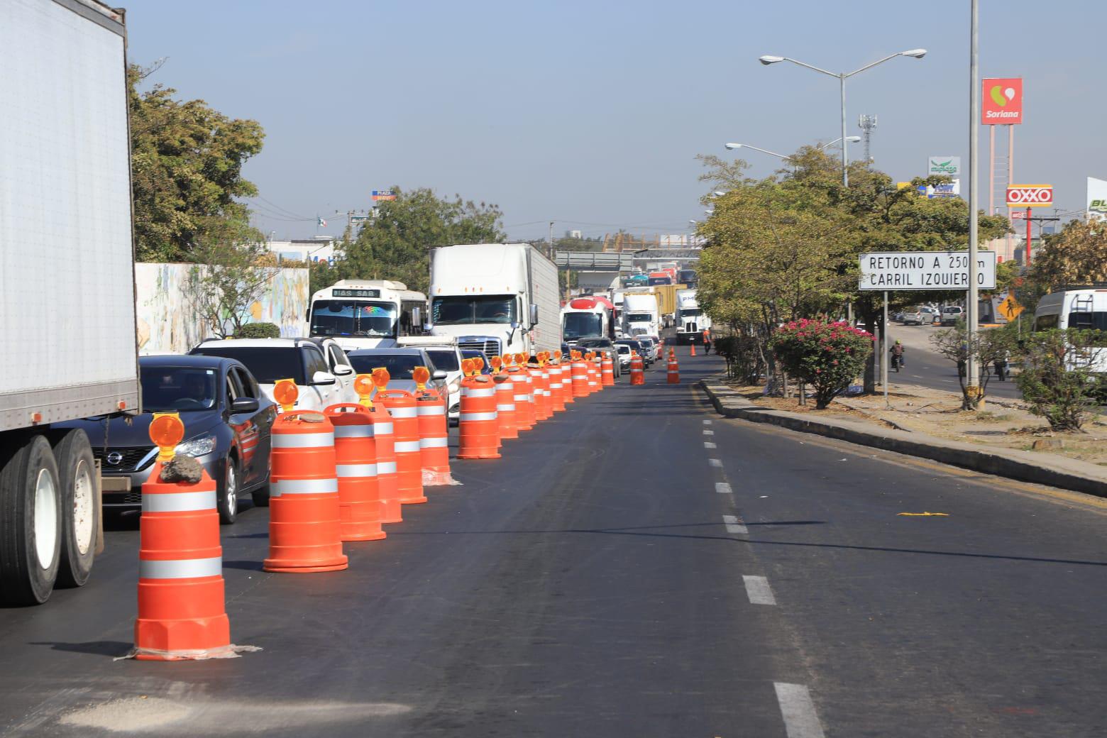 $!Colapsa el tráfico por inicio de construcción de puente entre Colosio y Múnich, en Mazatlán