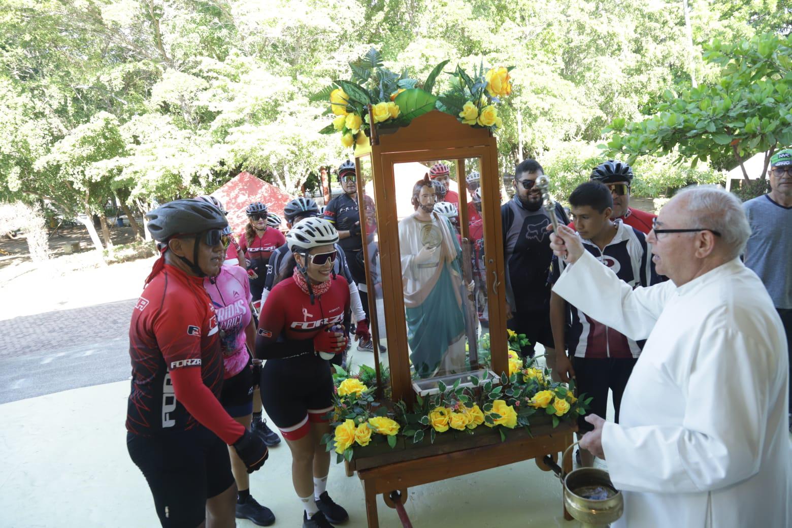 $!Cumplen familias ciclistas con su peregrinación en honor a San Judas Tadeo