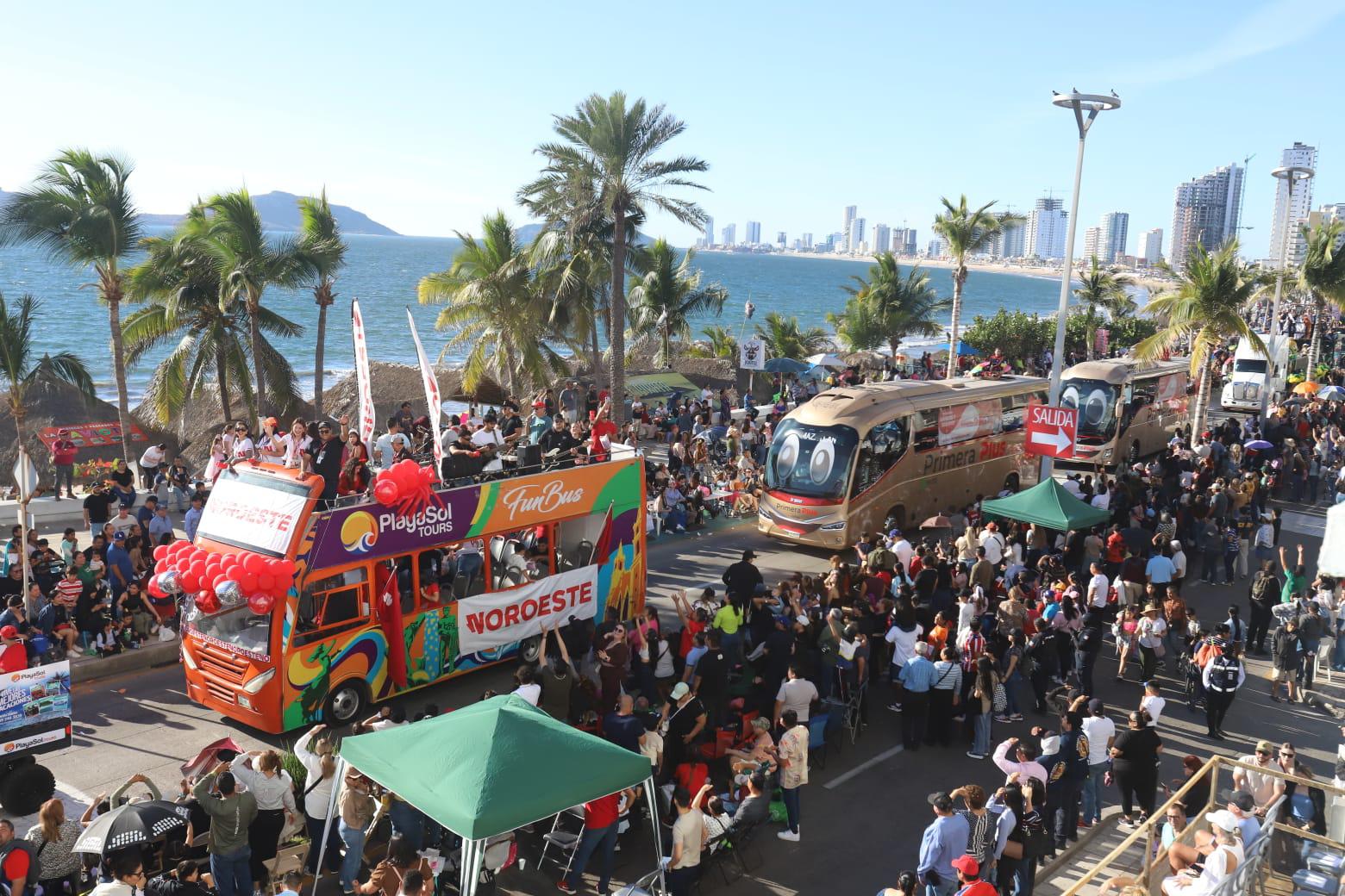 $!Noroeste y otros patrocinadores cumplen con su cometido de ambientar la fiesta carnavalera