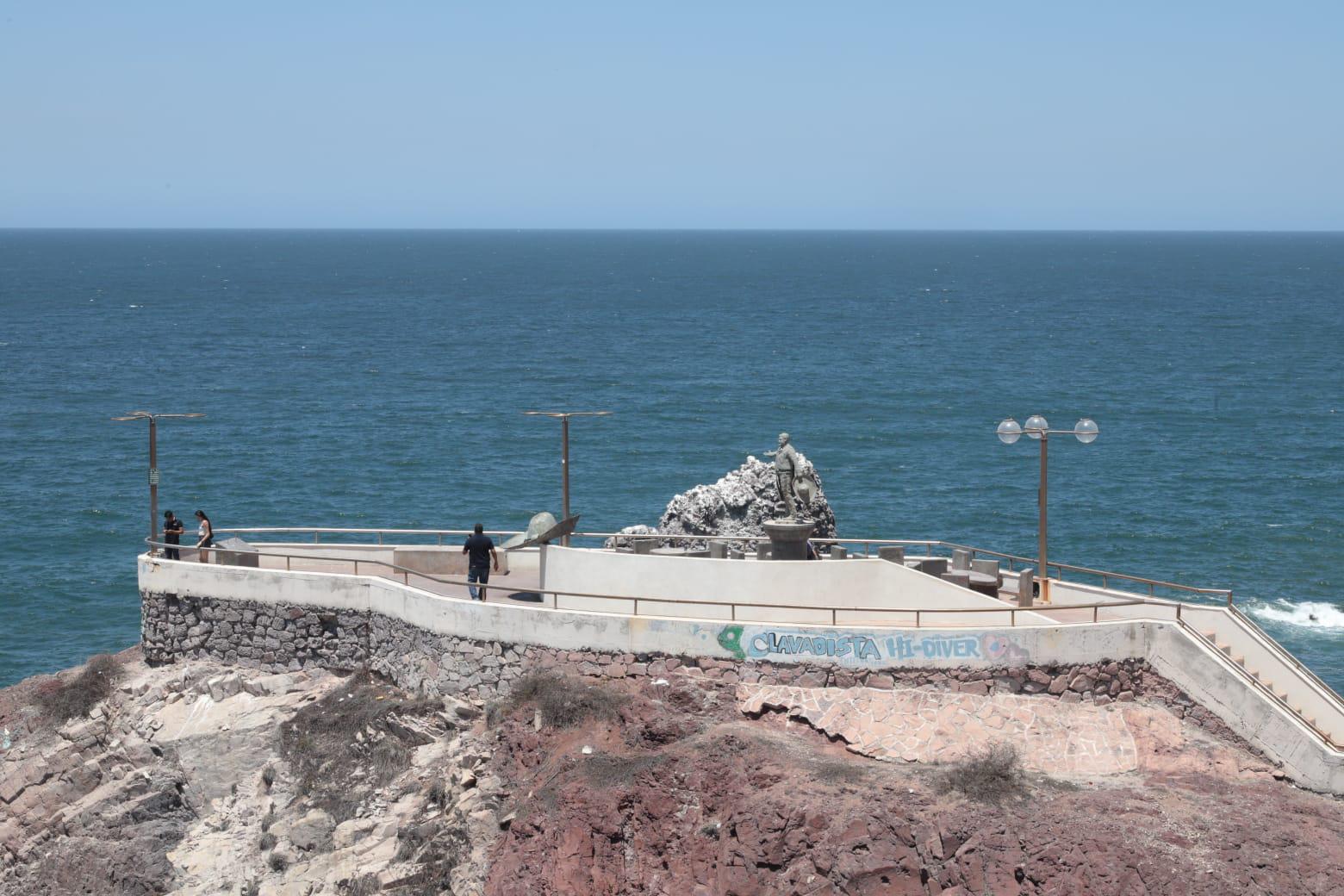 $!Domingo tranquilo en el Faro de Mazatlán y el Paseo del Centenario tras el bullicio de Semana Santa