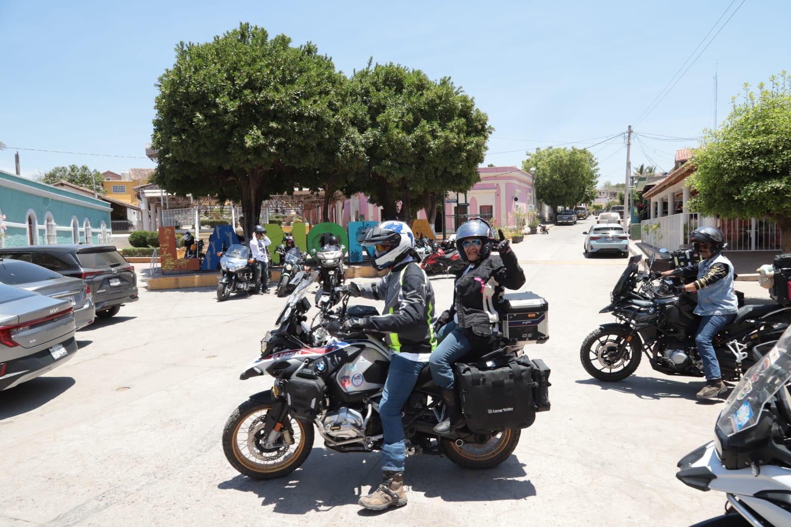 $!Disfrutan decenas de bikers de la tradicional rodada regional a La Noria