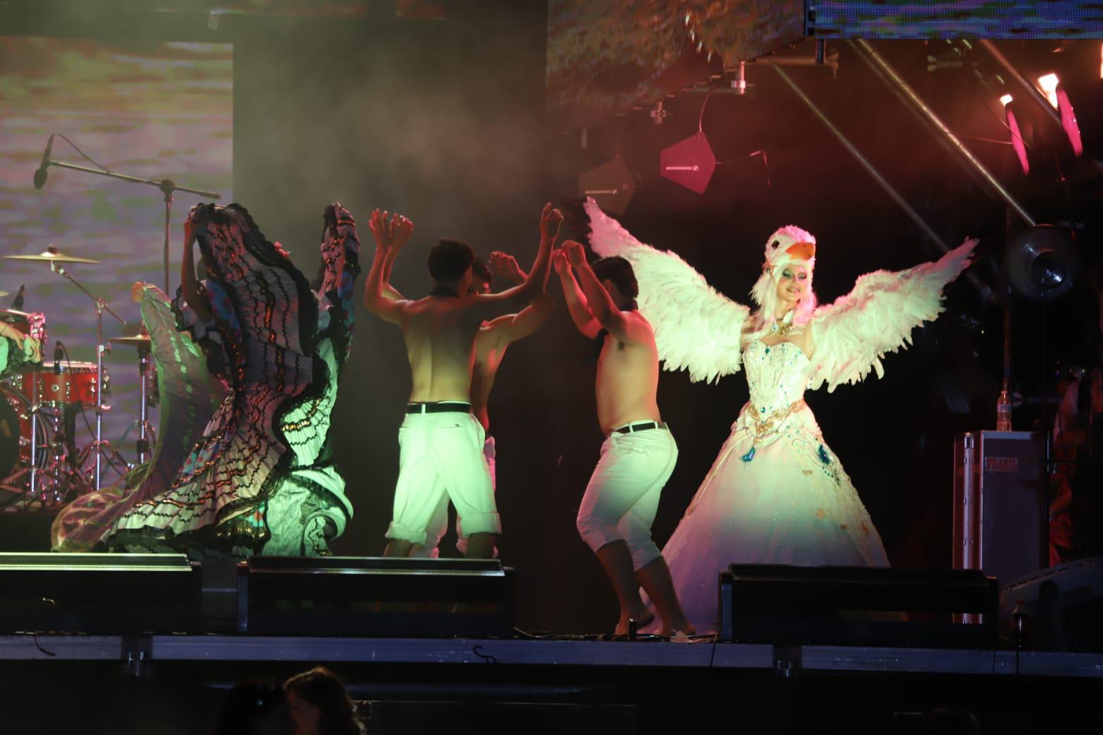 $!Celebra Mazatlán su Carnaval coronando a su Reina, Anahí I