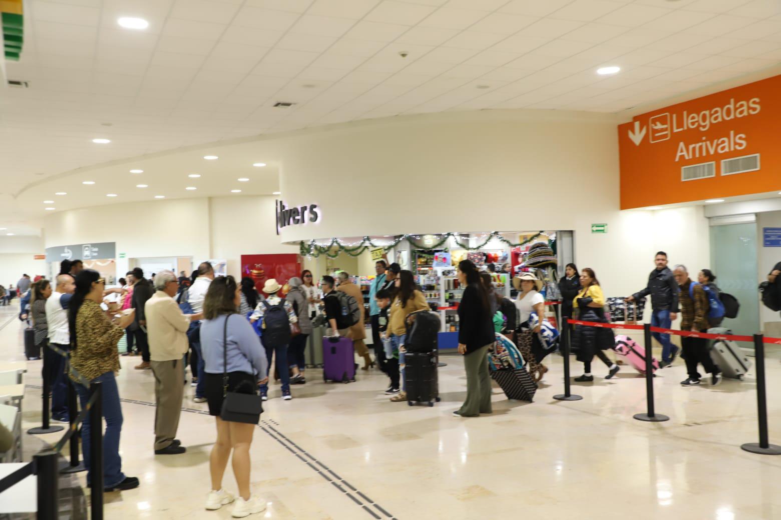 $!Registra Aeropuerto de Mazatlán fuerte movimiento en vuelos nacionales e internacionales