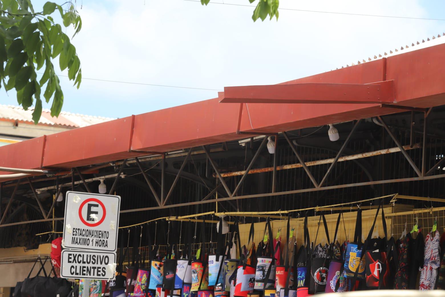 $!Avanzan trabajos de renovación en el Mercado Pino Suárez, en Mazatlán